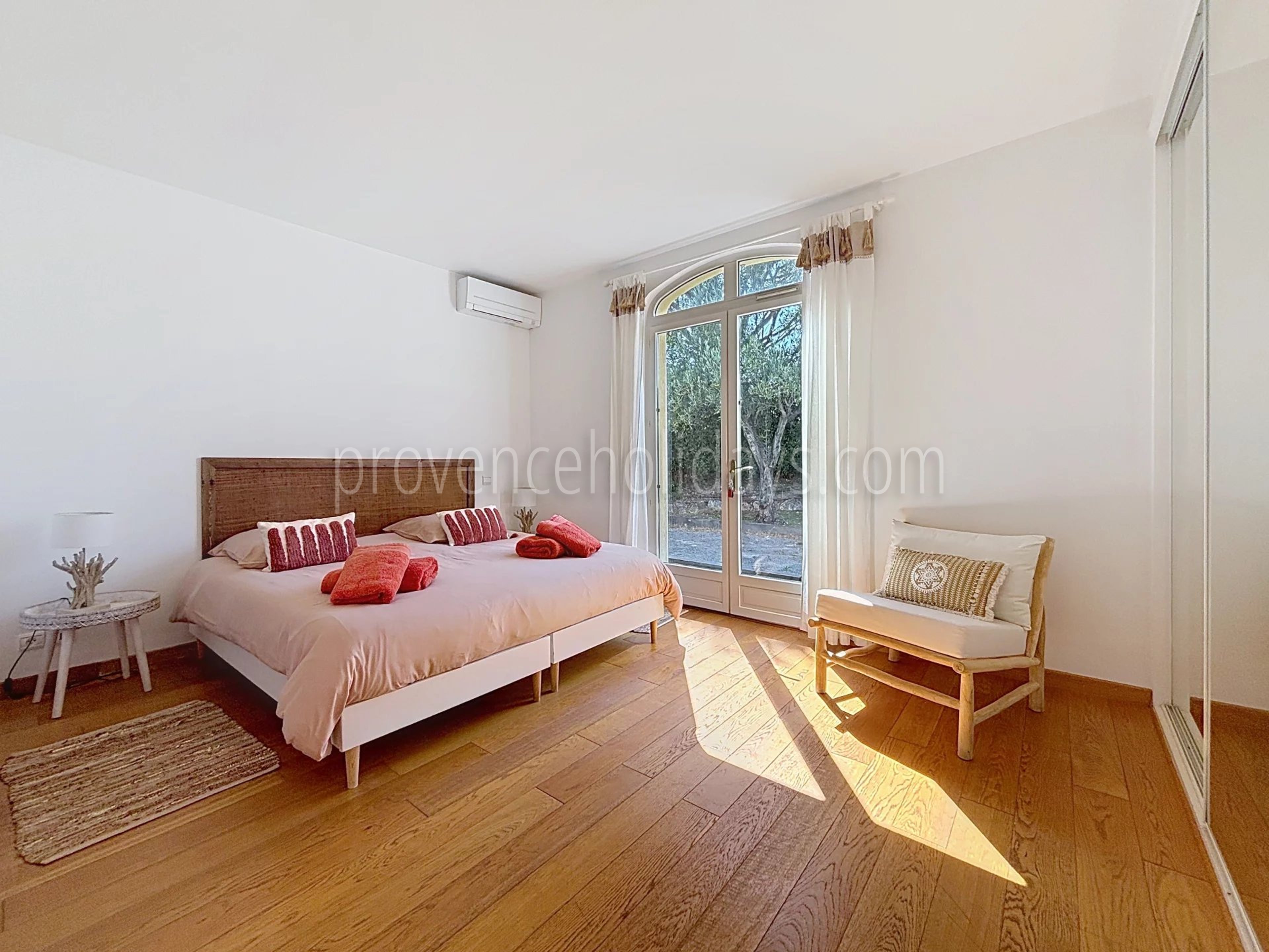 9 - Provenzalische Villa in Grimaud: Villa: Bedroom