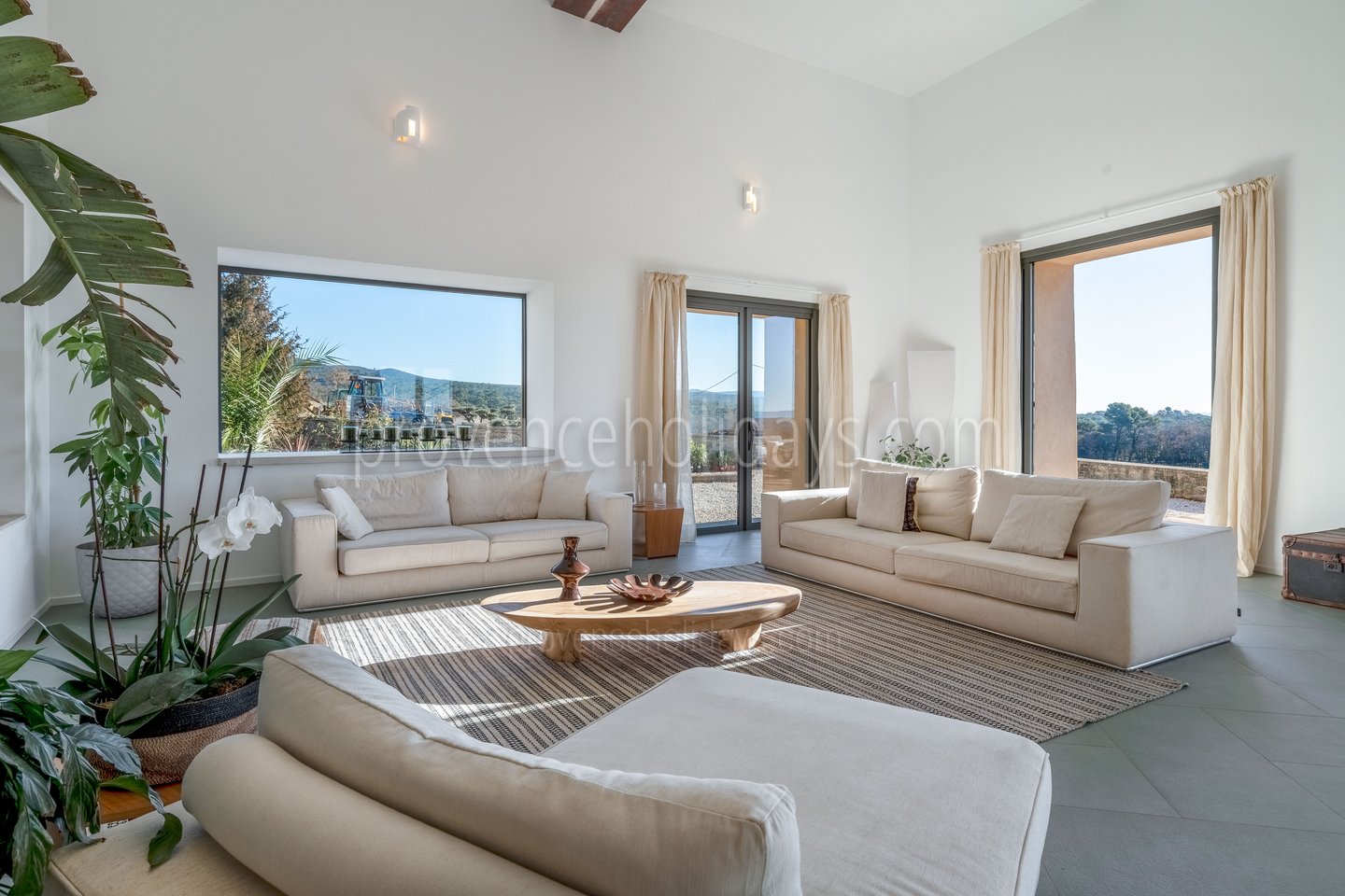 14 - Domaine de la Bouisse: Villa: Interior