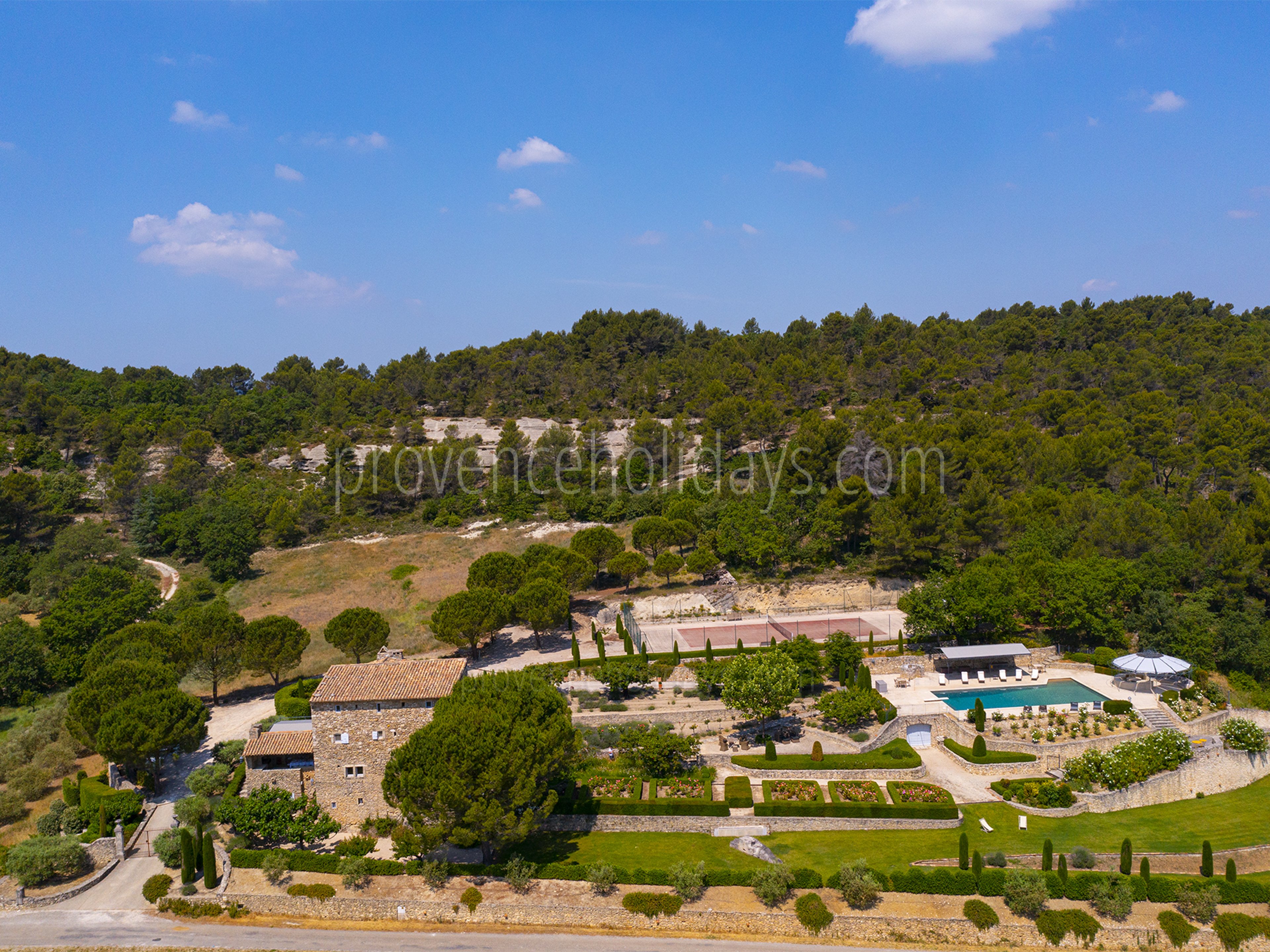 40 - La Roseraie: Villa: Exterior