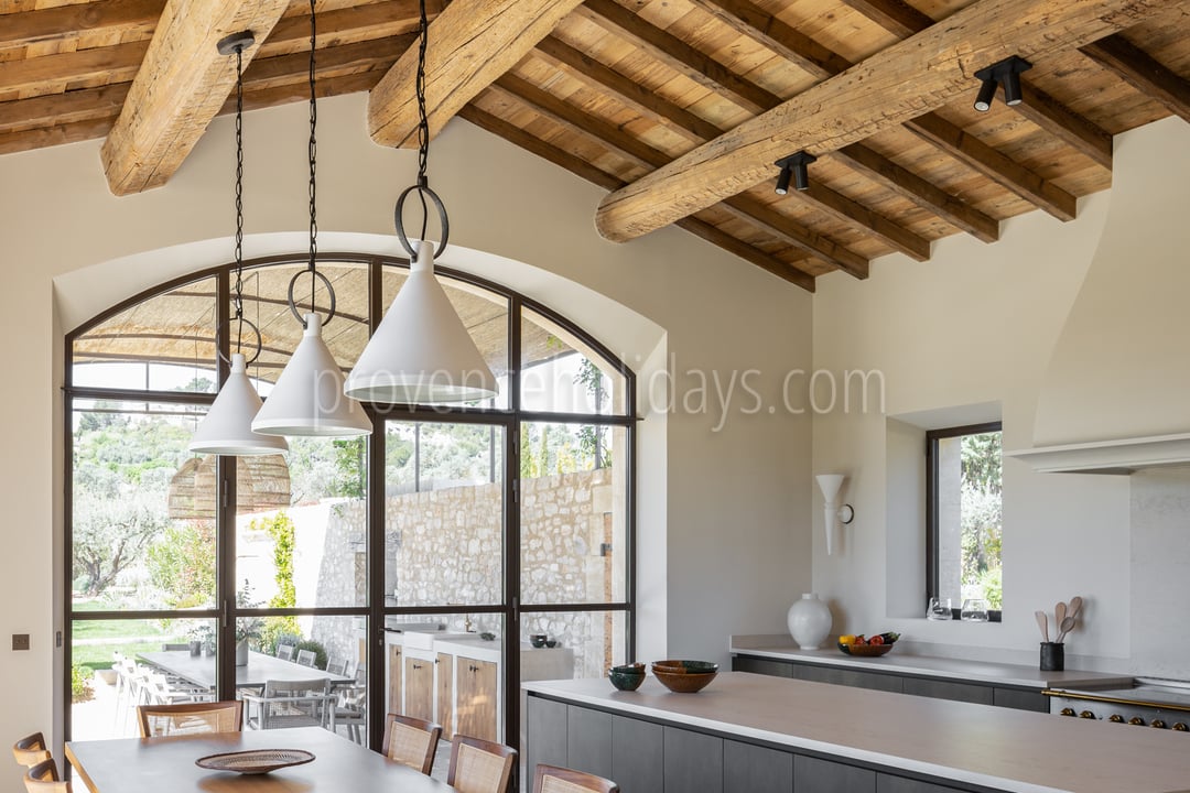30 - Mas Chabaud: Villa: Interior