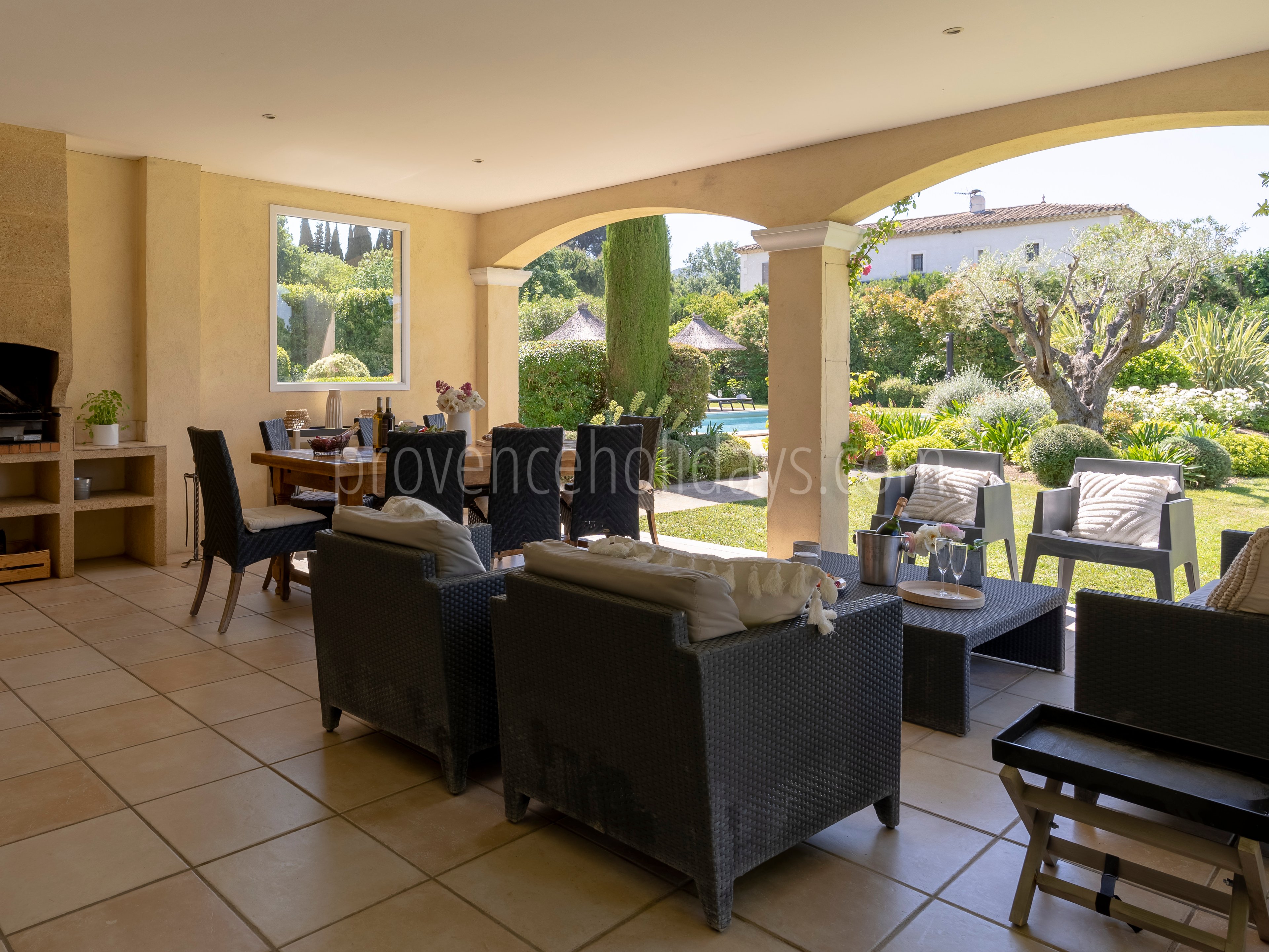 19 - Chez Alare: Villa: Exterior