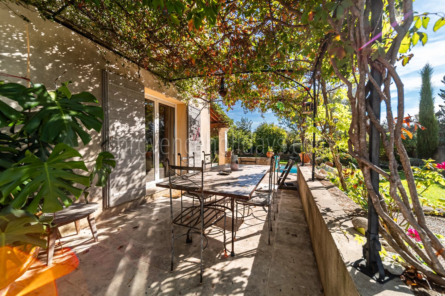 9 - Maison de caractère à Cabrières-d’Avignon: Villa: Exterior