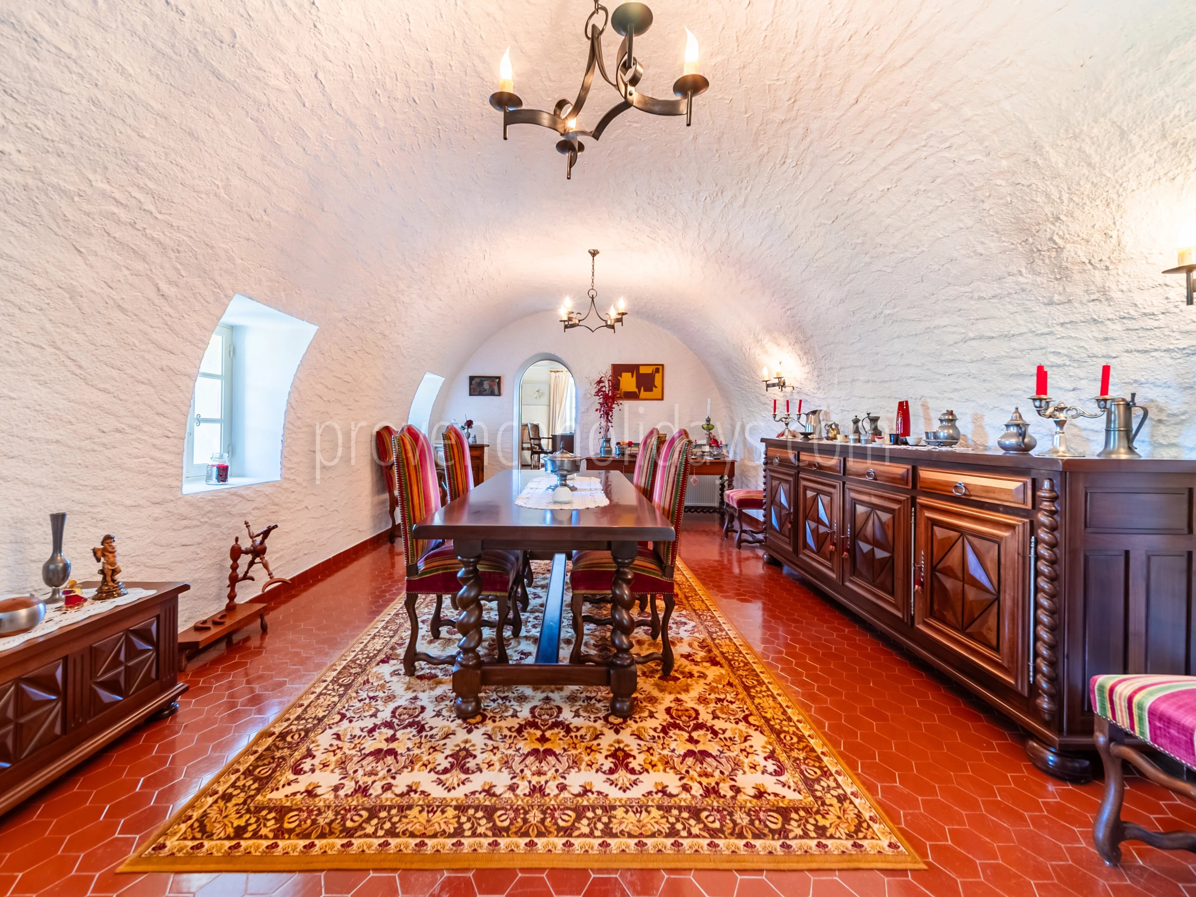 16 - Character mas in Gordes: Villa: Interior