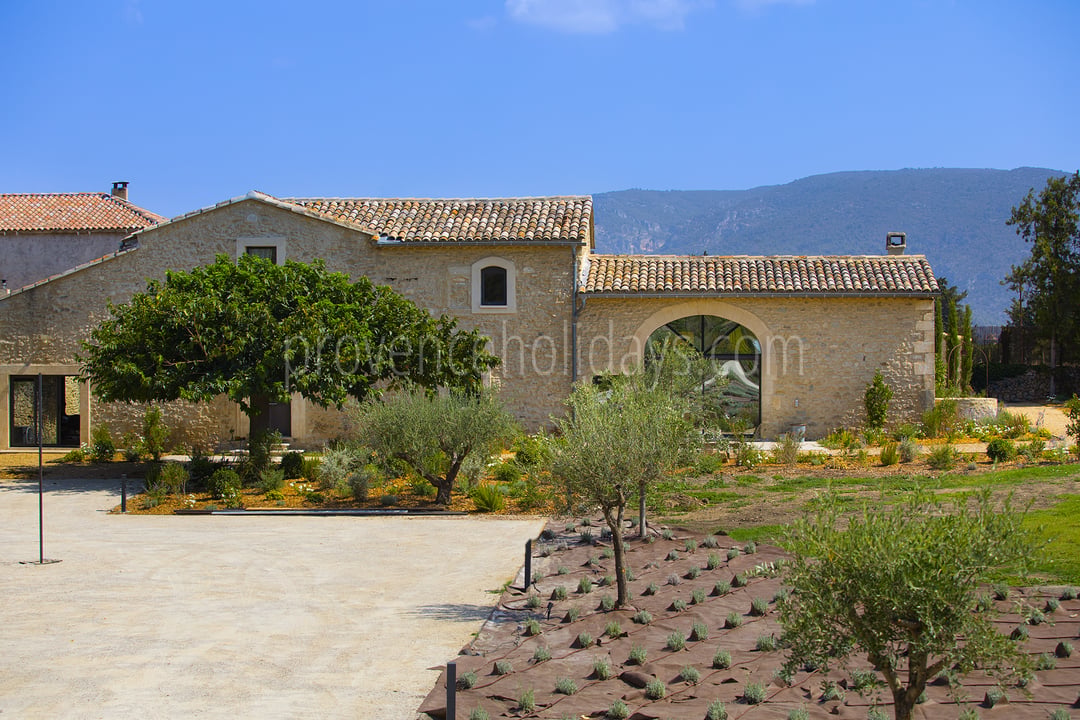 21 - Mas de la Lône: Villa: Exterior