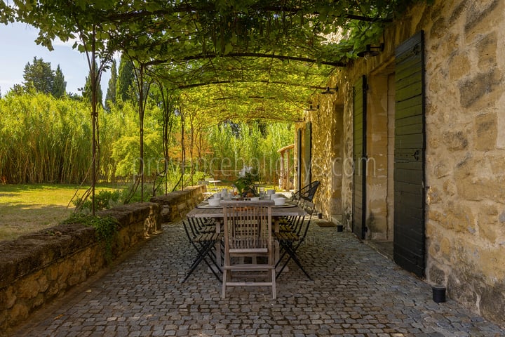 17 - Le Mas d\'Entraigues: Villa: Exterior