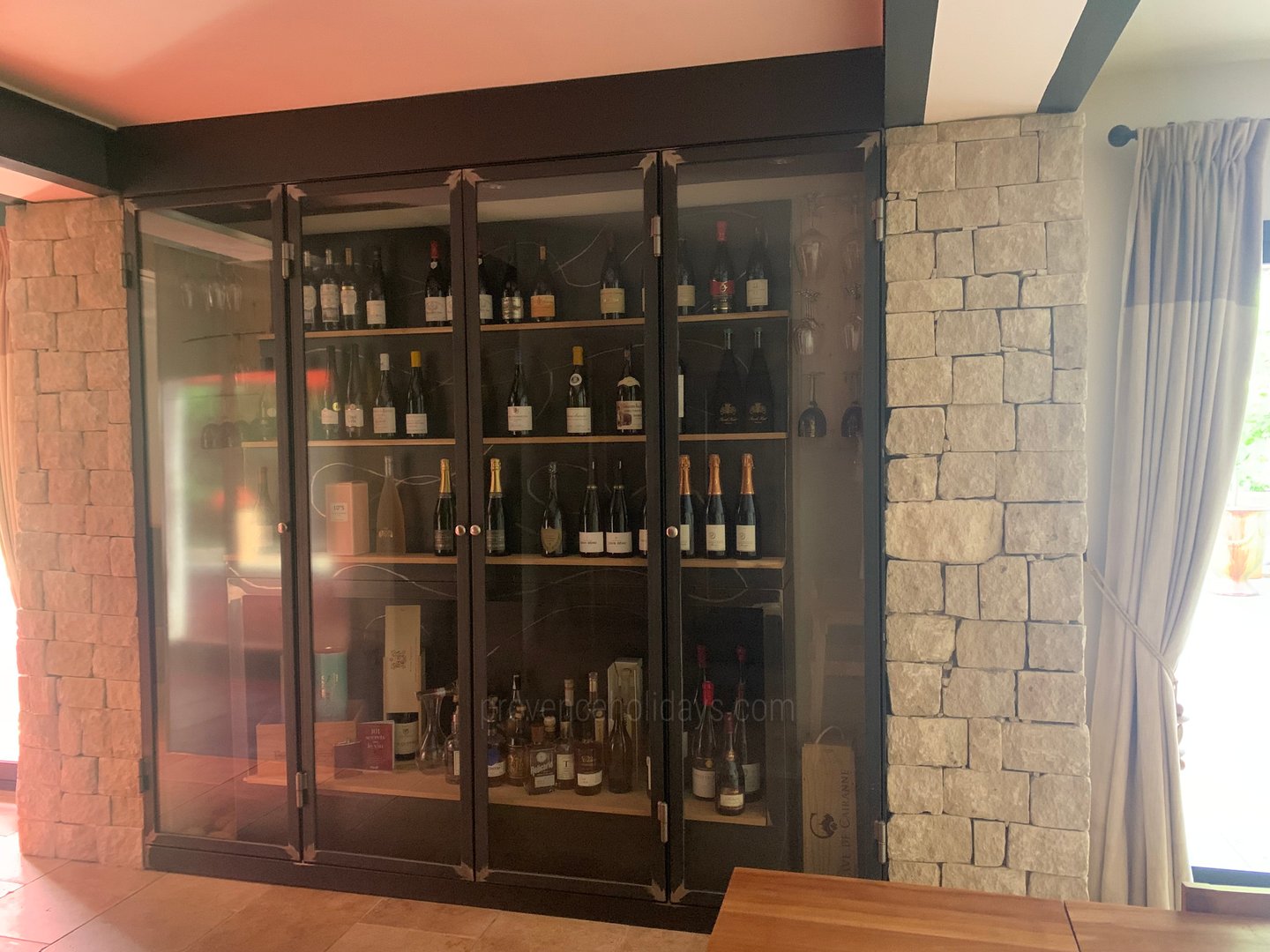 10 - Chez Thomas: Villa: Interior