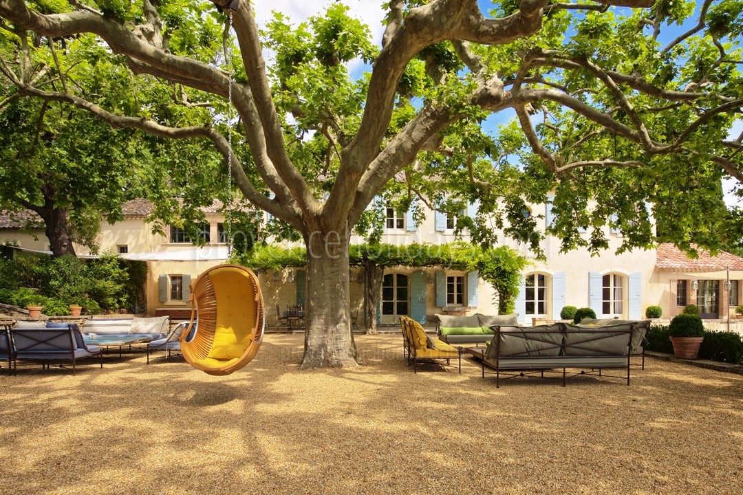 Prachtige vakantiewoning met tennisbaan in Saint-Rémy