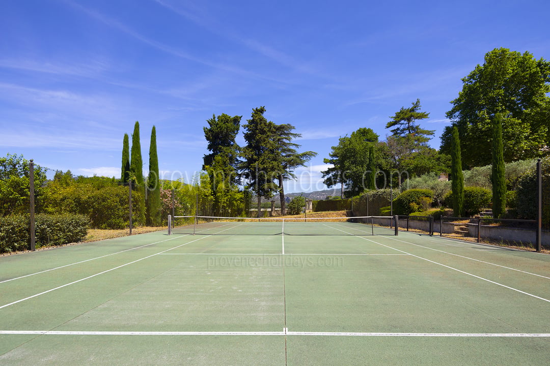 10 - Bastide Valentine: Villa: Exterior