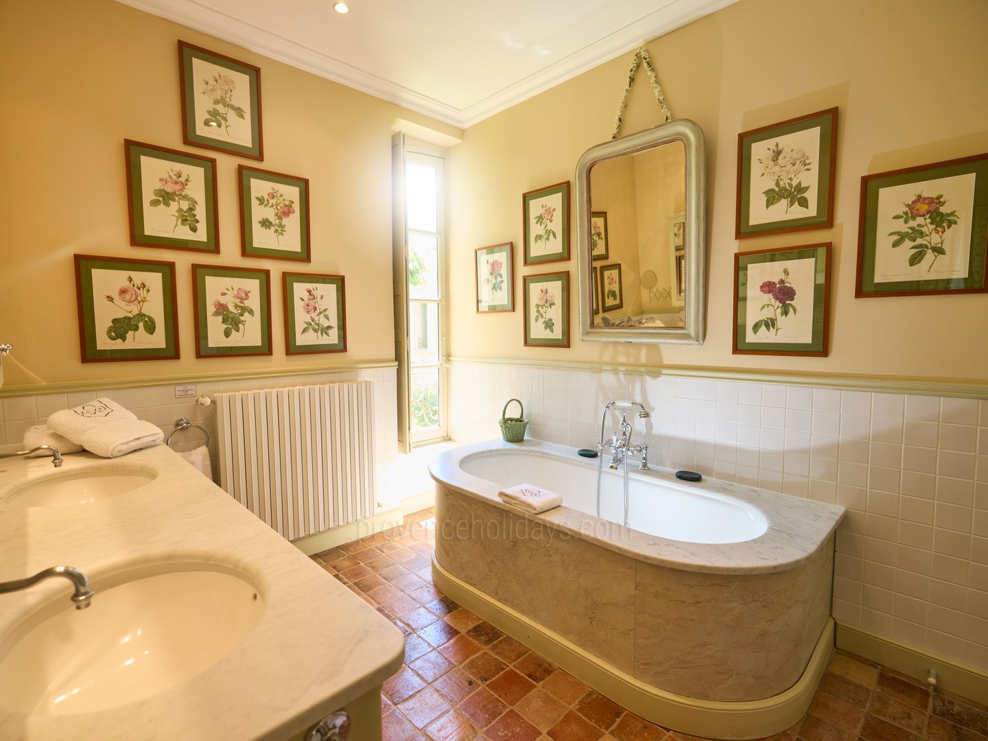14 - Le Château: Villa: Bathroom