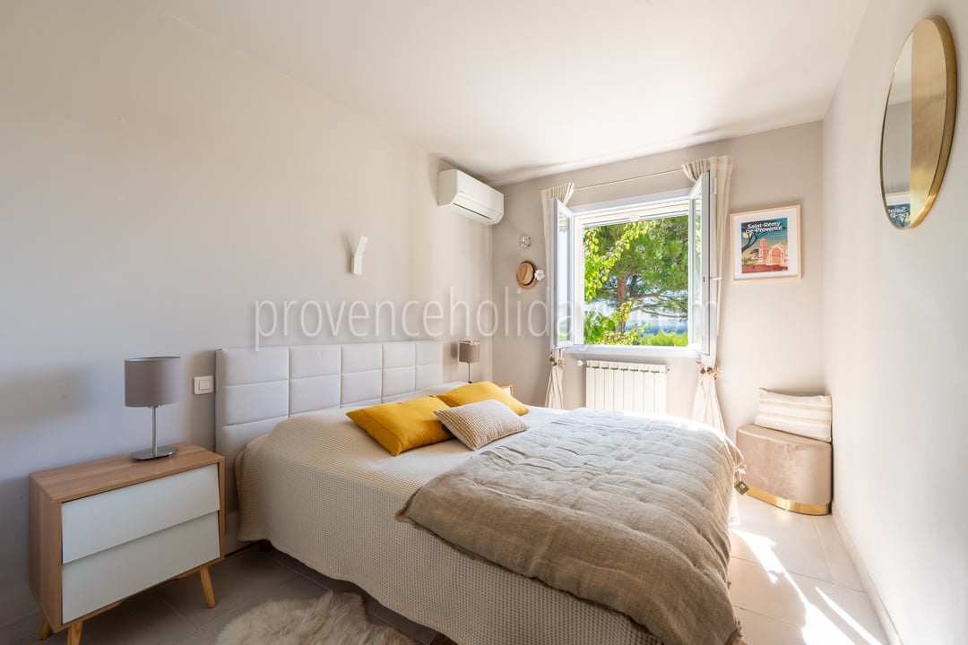 46 - La Pinède: Villa: Bedroom