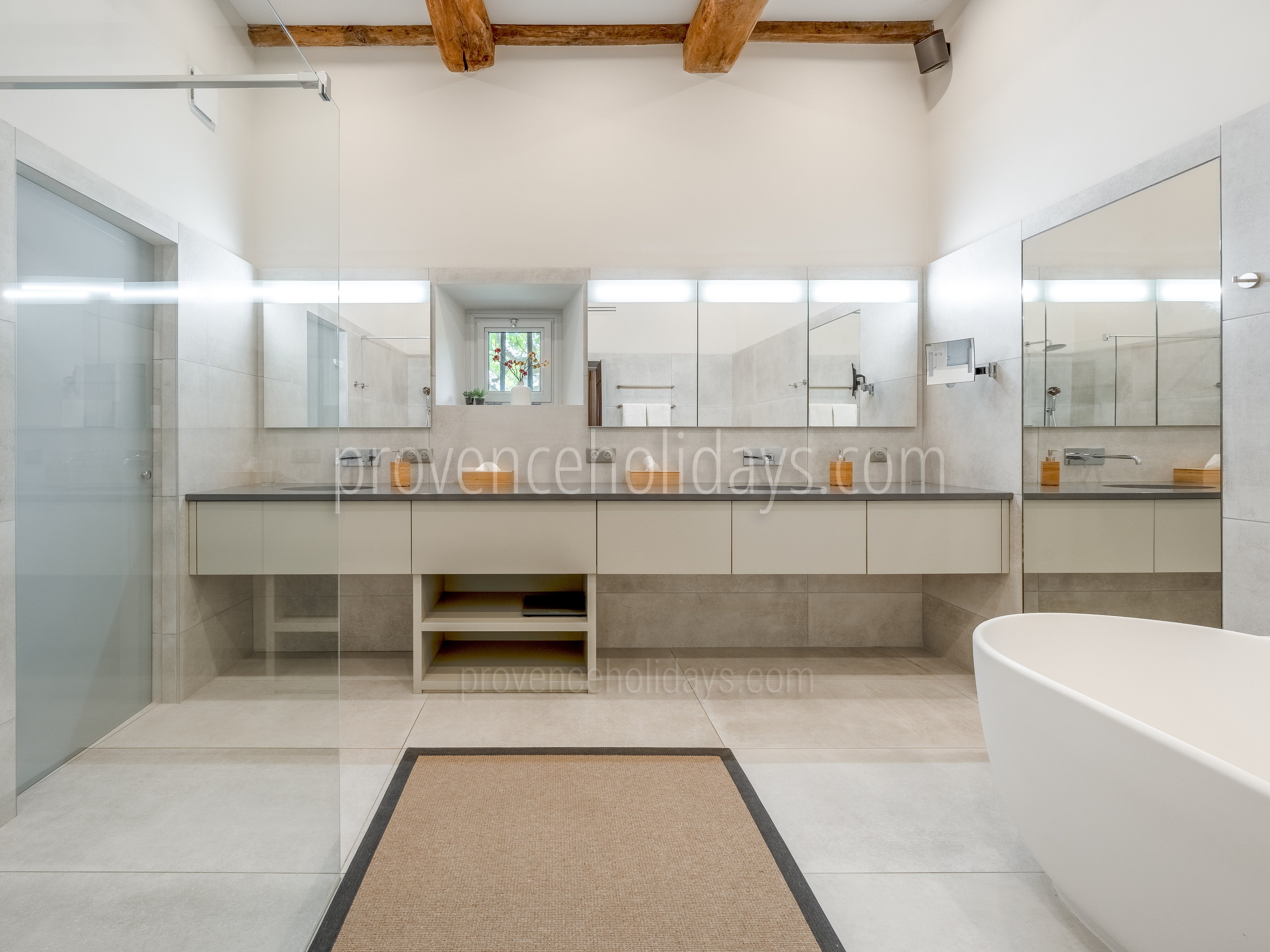 44 - Le Mas de Goult (24): Villa: Bathroom
