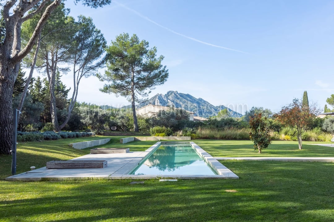 Contemporary house with lap pool in Eygalières - Swimming Pool