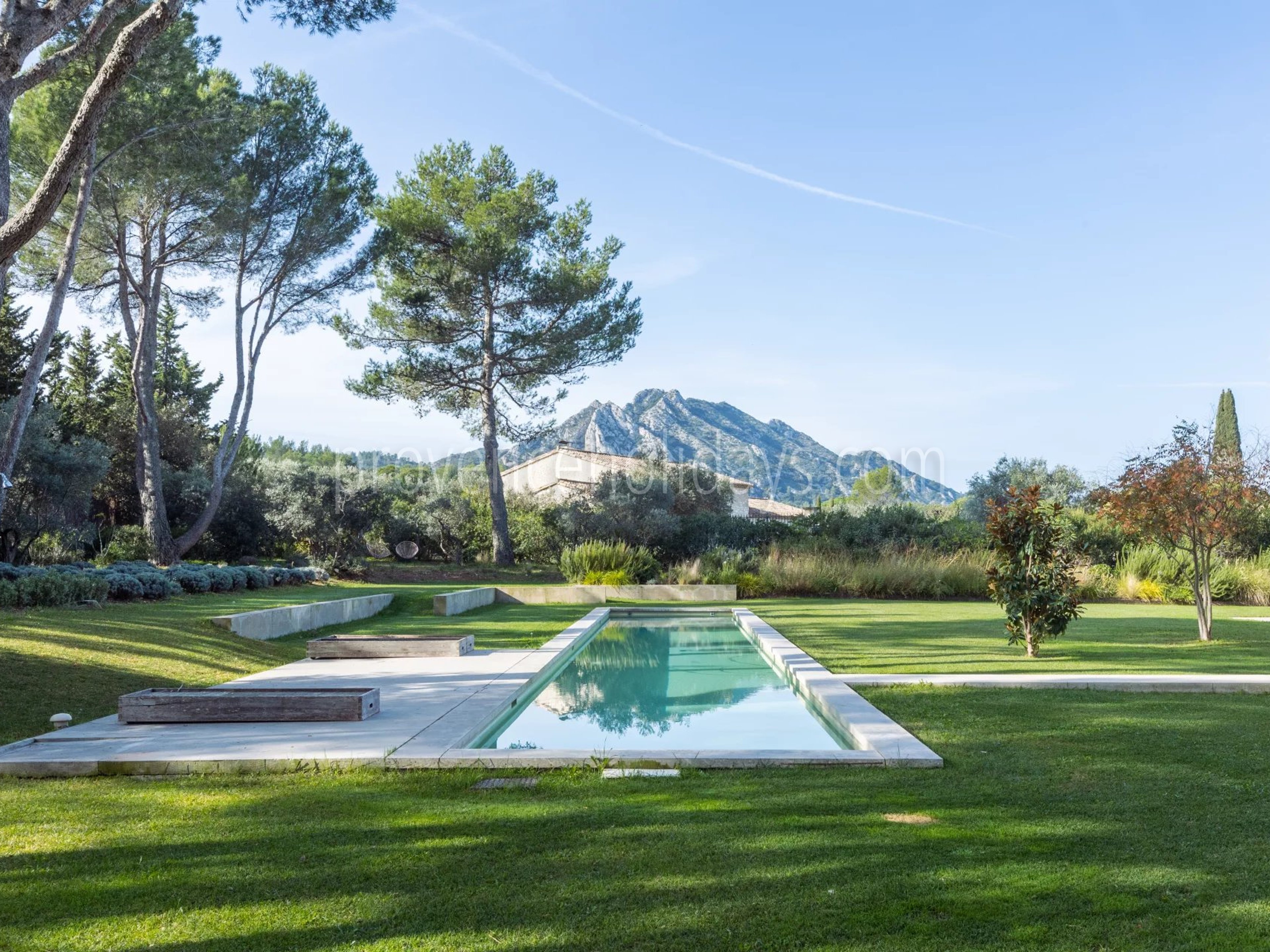2 - Quiet house in Eygalières: Villa: Pool