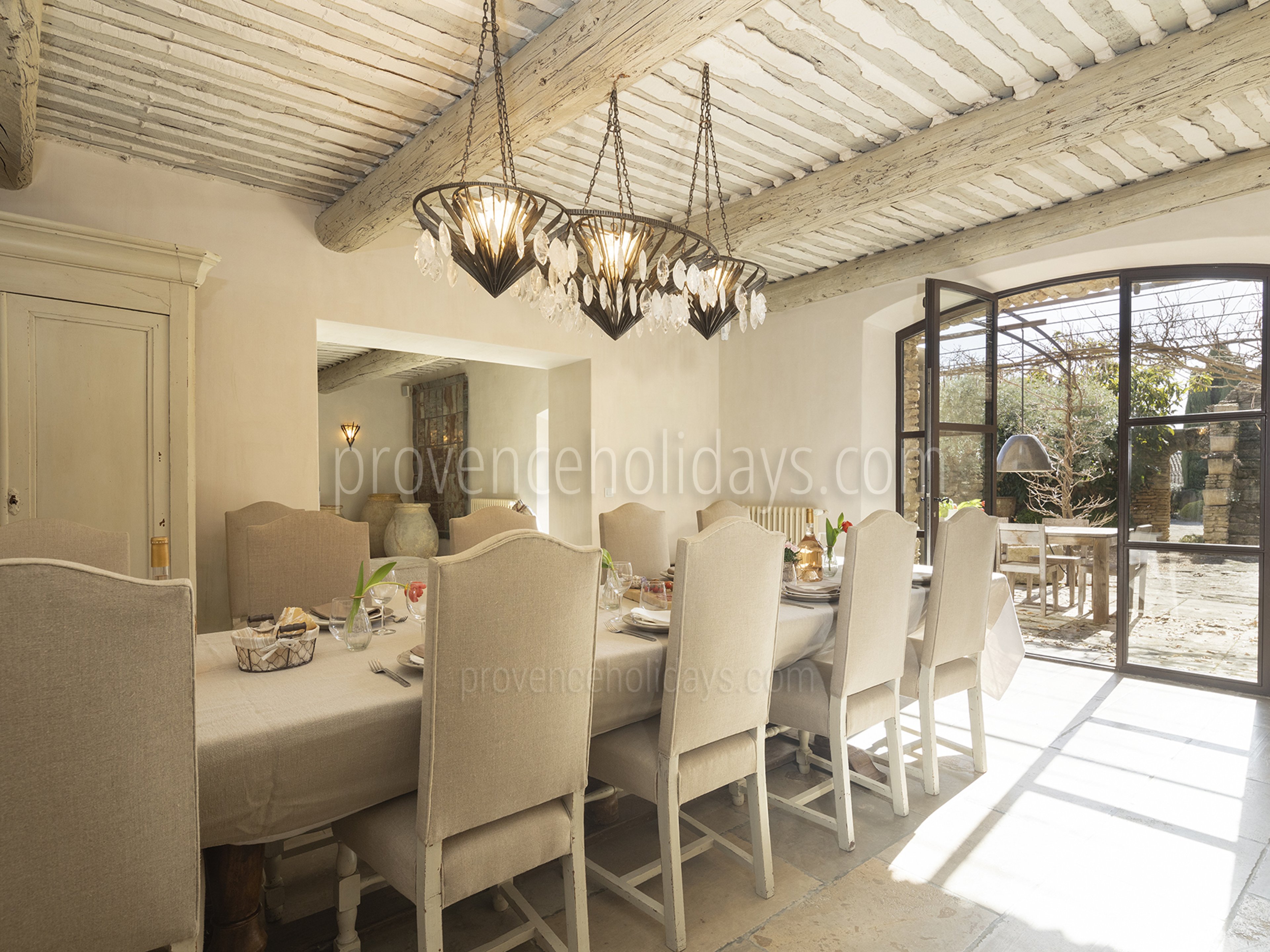 20 - Mas Cabrières-d\'Avignon: Villa: Interior