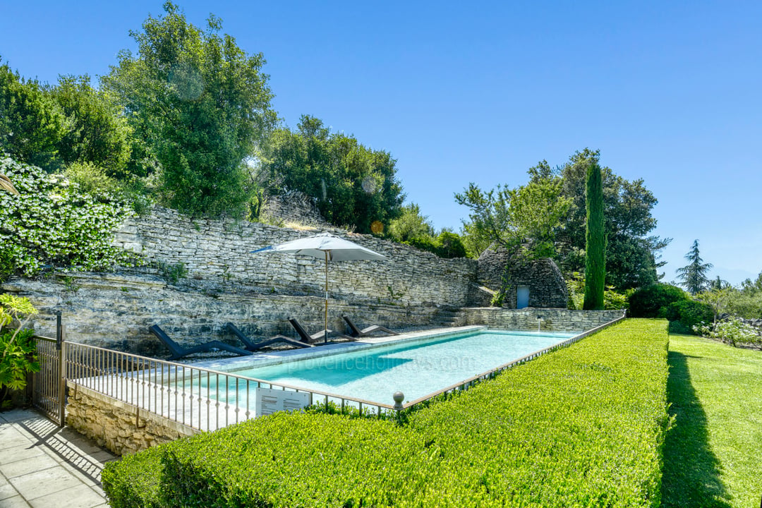 2 - Les Terrasses de Gordes: Villa: Pool