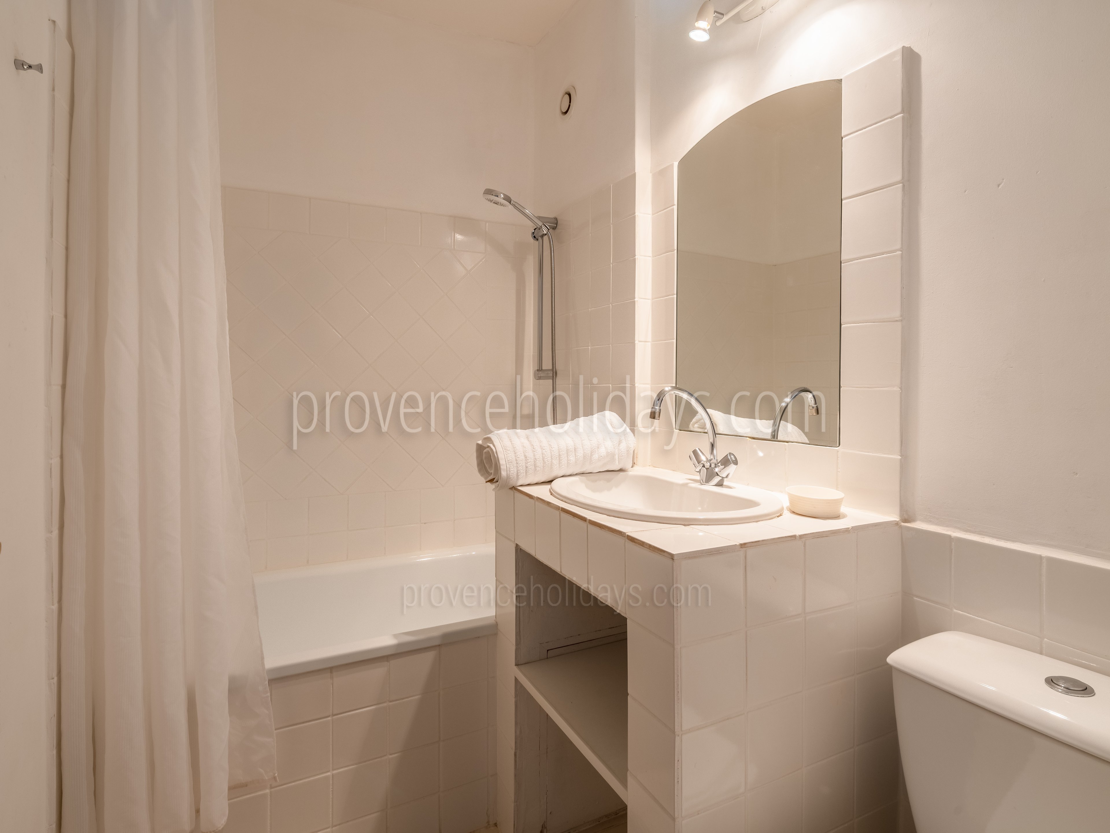 44 - Bastide des Magnans: Villa: Bathroom