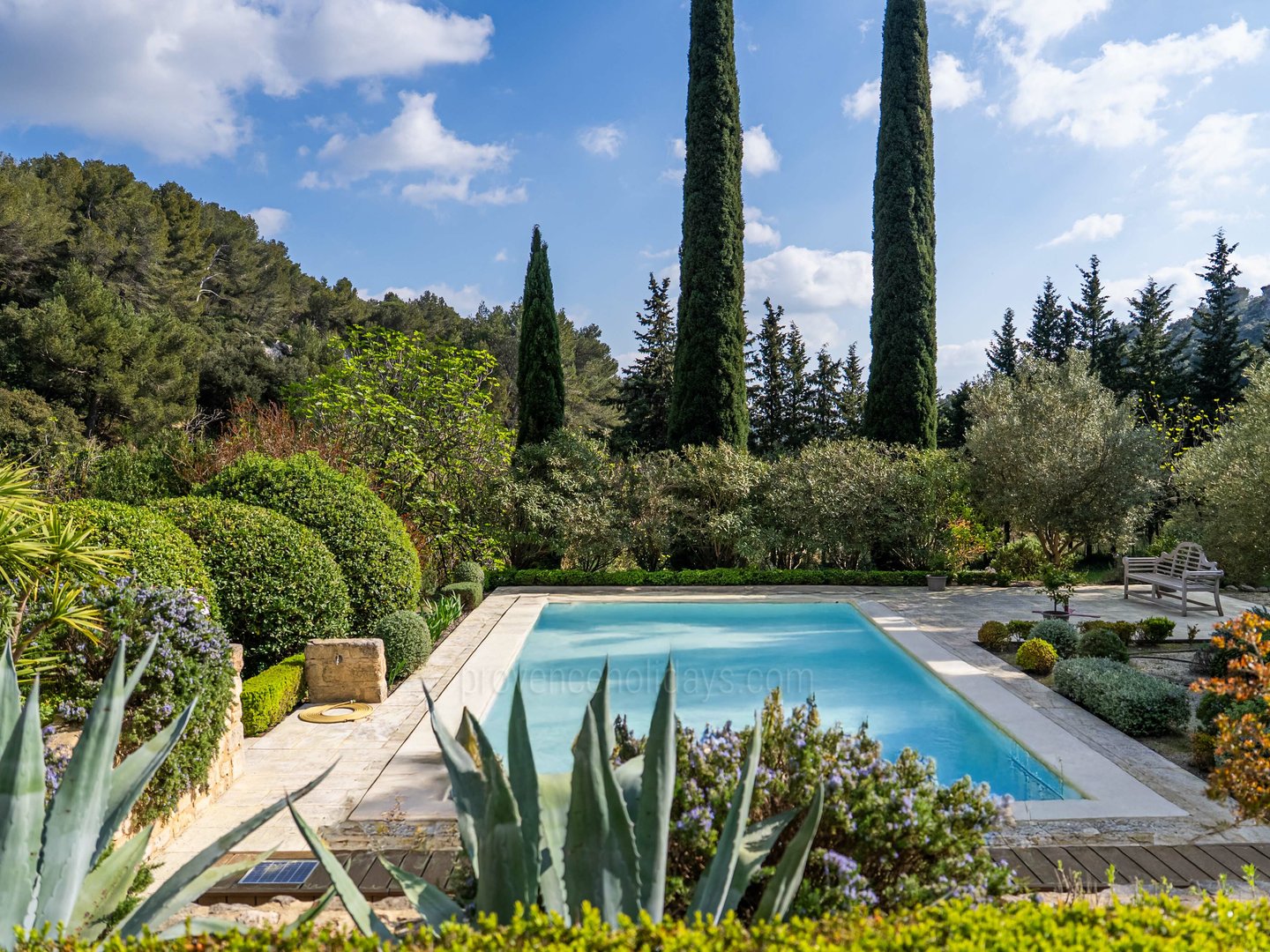 2 - Bastide des Cyprès: Villa: Exterior
