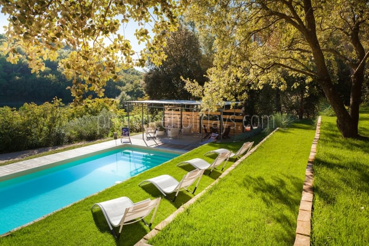 Luxury villa with panoramic view in Pernes-les-Fontaines