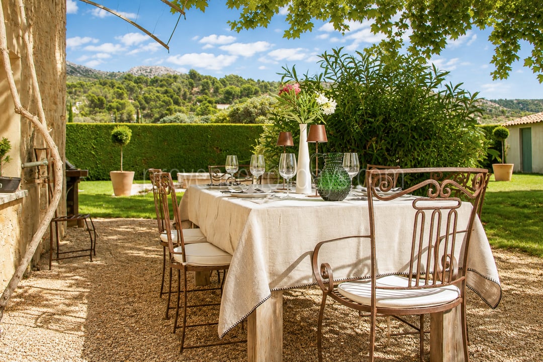 18 - Bauernhaus mit Blick auf den Luberon: Villa: Exterior
