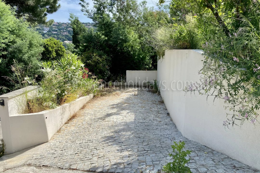 16 - Villa met zelfstandige ruimte in Cavalaire-sur-Mer: Villa: Exterior