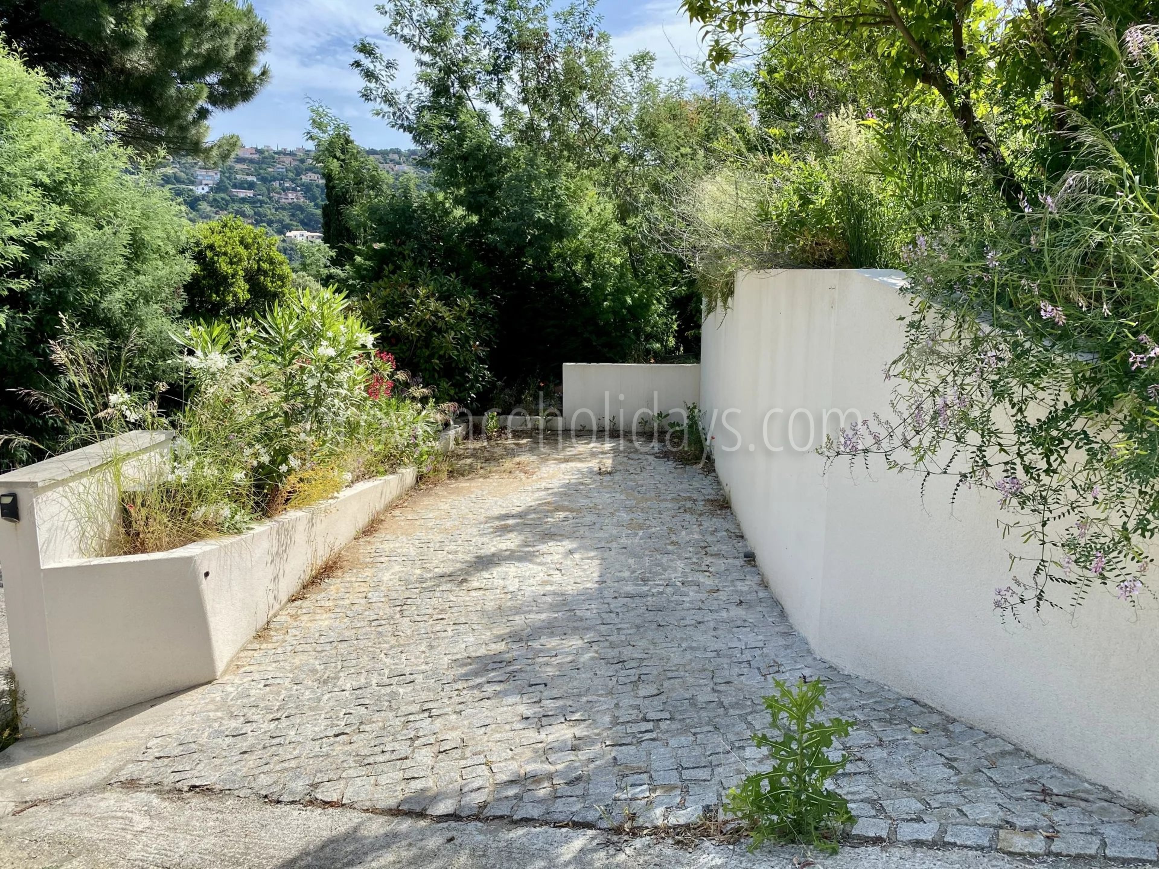 16 - Villa met zelfstandige ruimte in Cavalaire-sur-Mer: Villa: Exterior