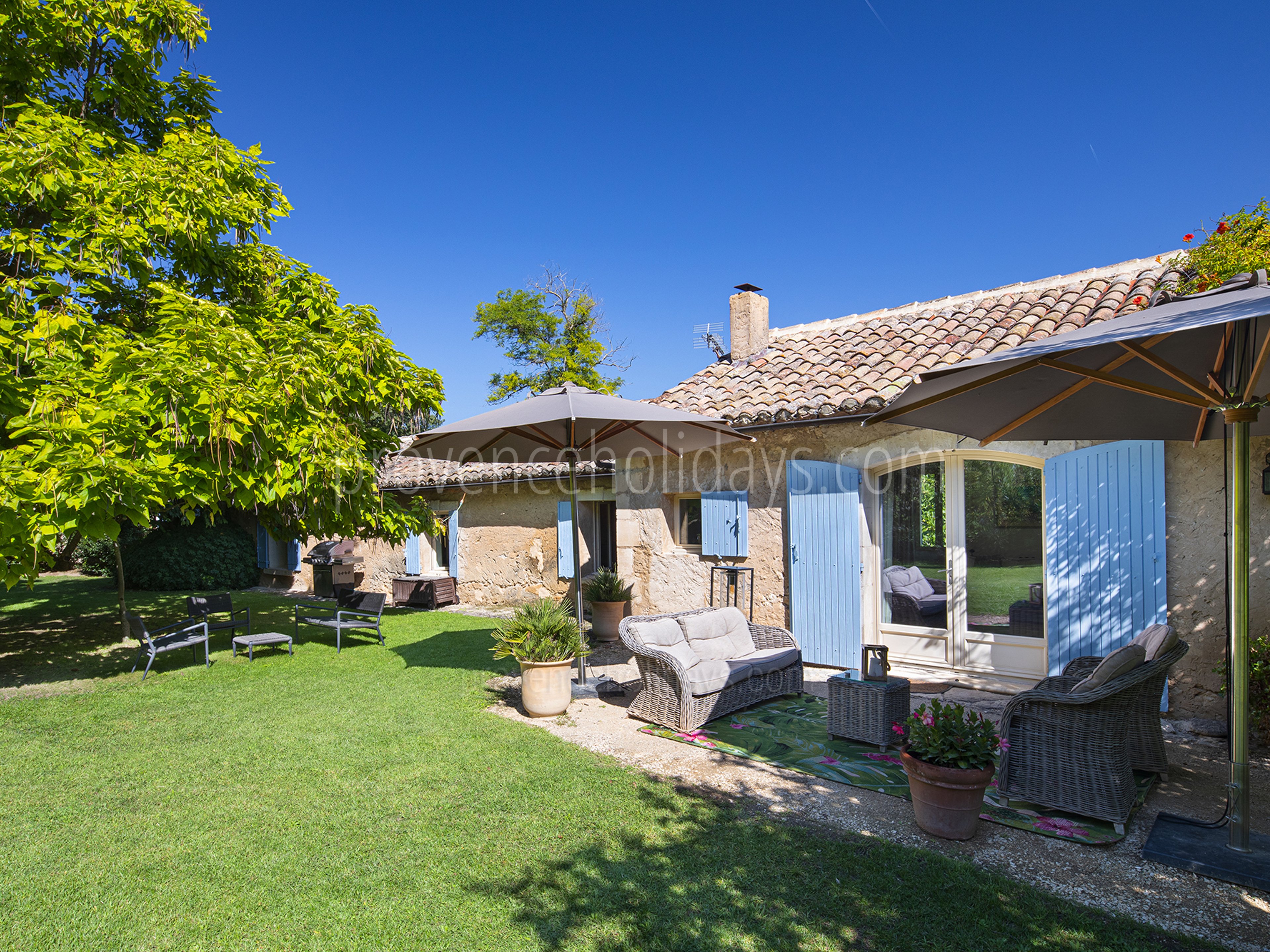 11 - Ménerbes Mas: Villa: Exterior
