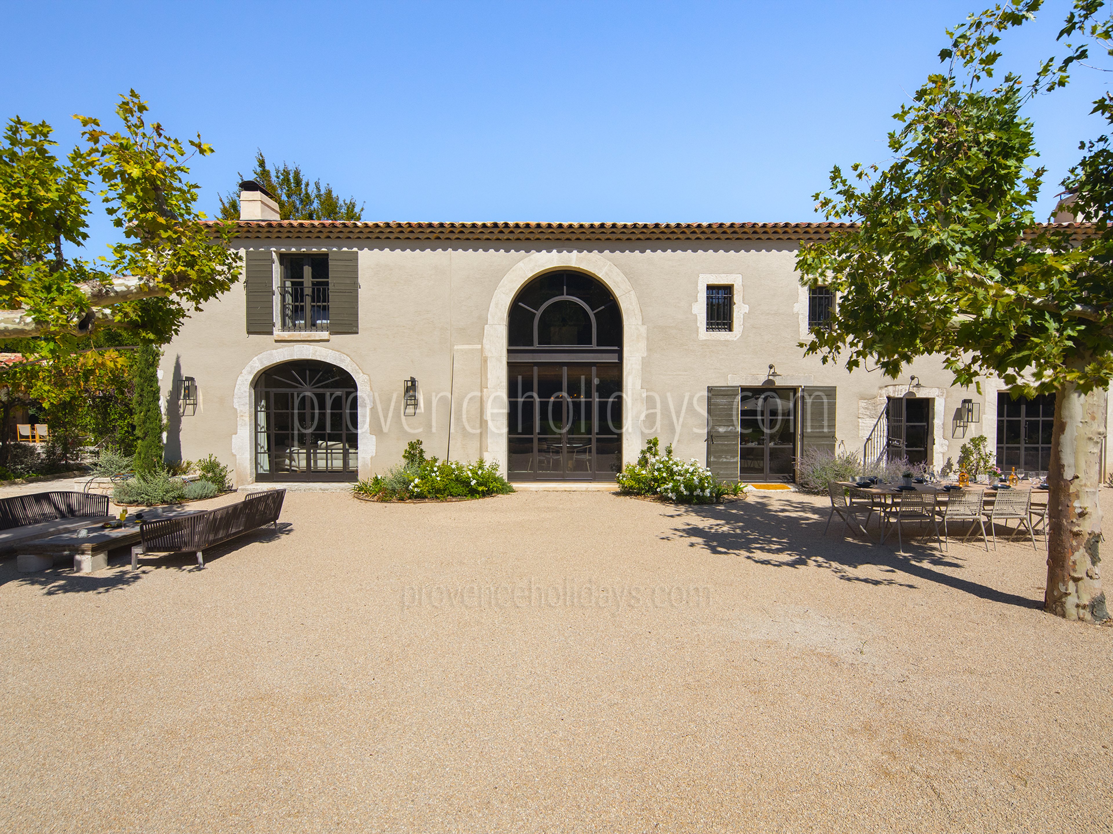 10 - Mas du Paradis: Villa: Exterior
