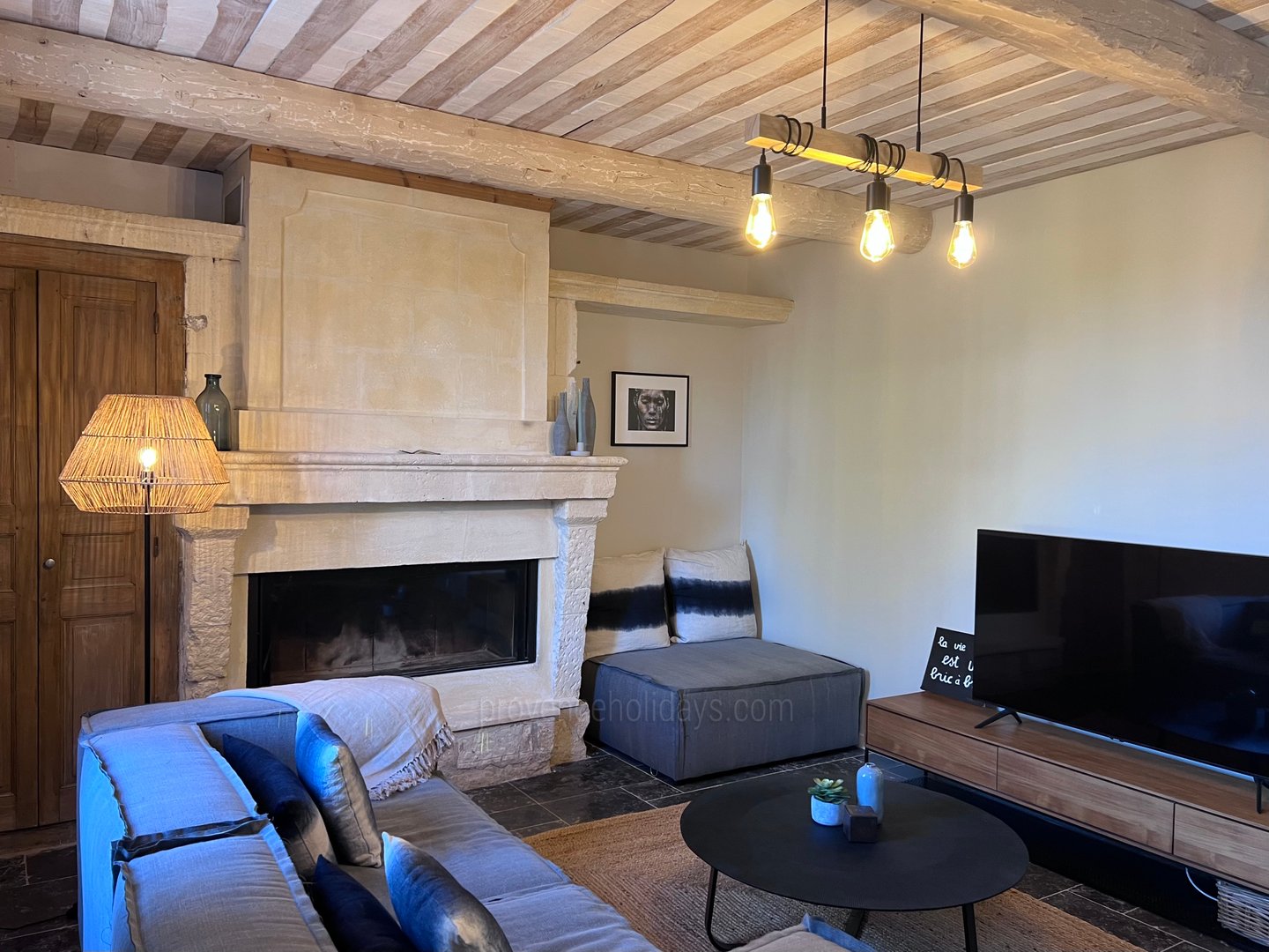 9 - Mazet de Fontvieille: Villa: Interior