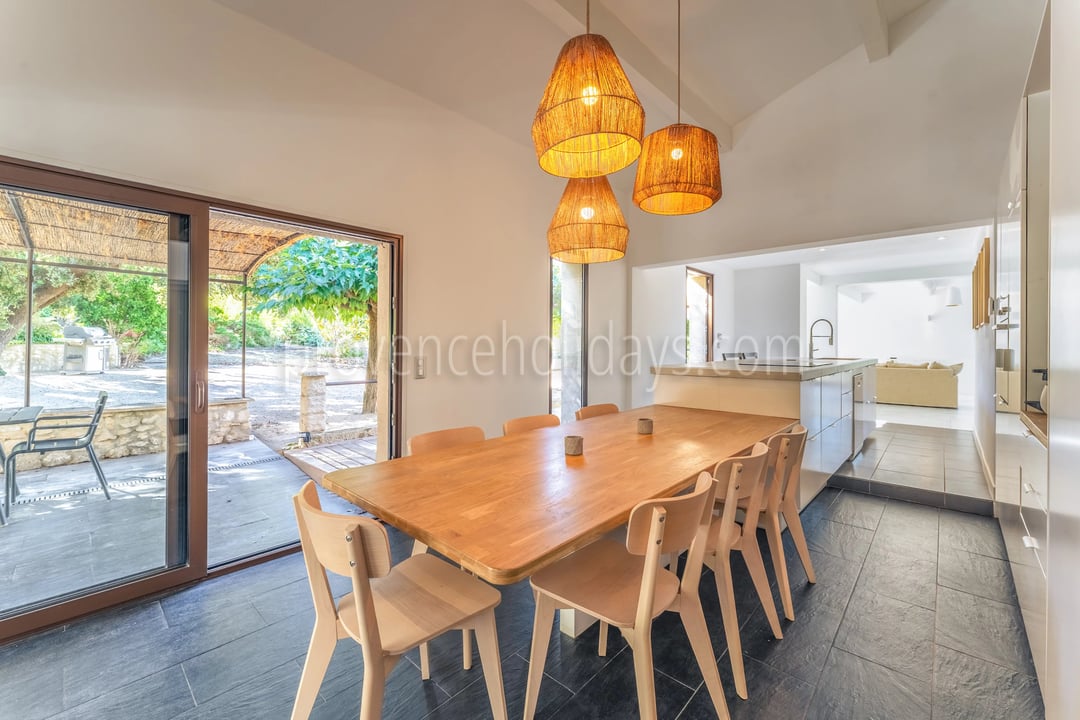 5 - Single-storey villa in Eygalières: Villa: Interior