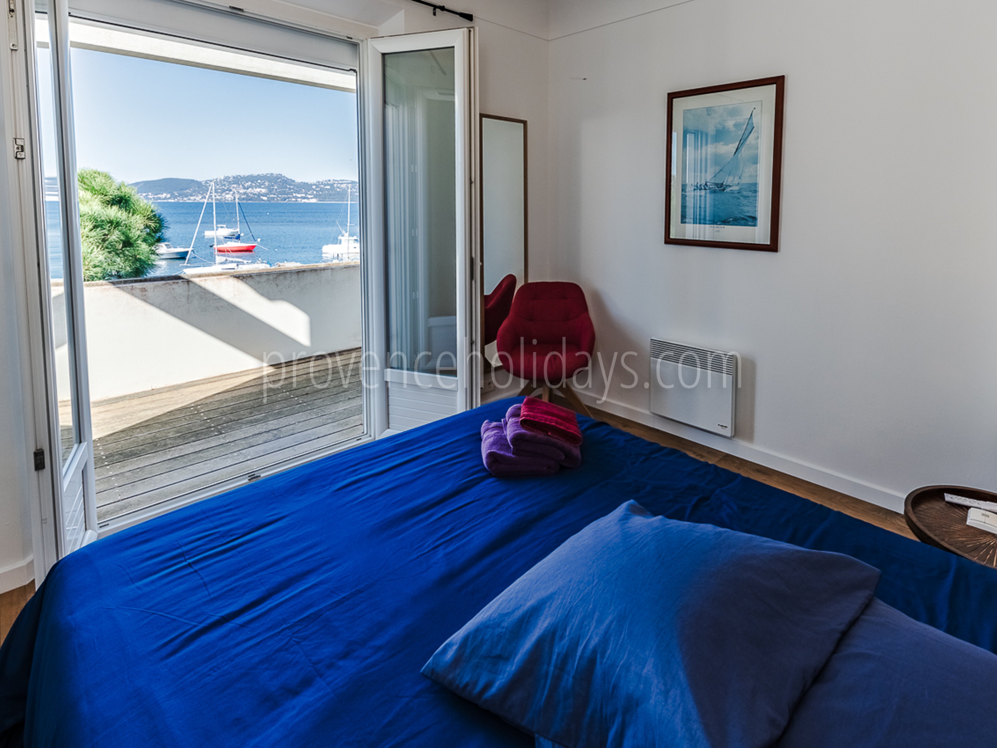 21 - Villa Les Pieds Dans L\'eau: Villa: Bedroom