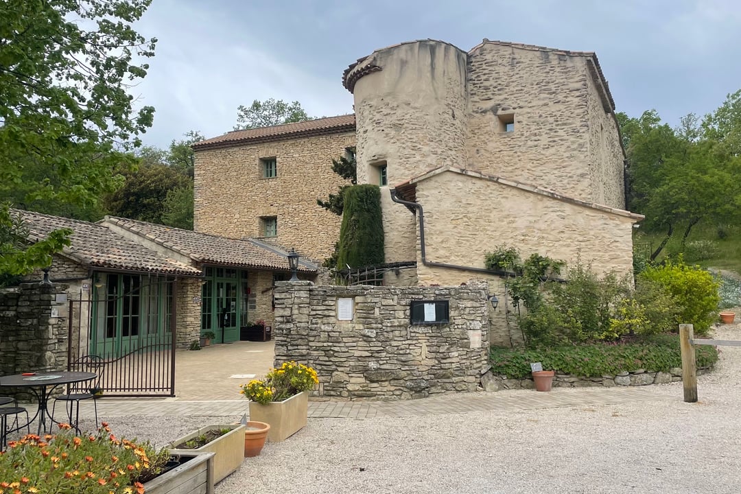 Exceptional 12th-century property for sale with swimming pool near the village of La Roque-sur-Pernes La Grange de la Roque - 4