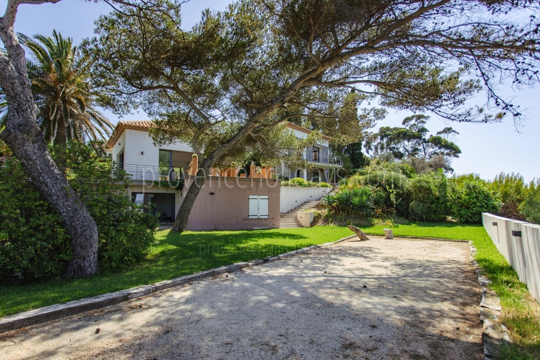 11 - Villa Giens: Villa: Exterior