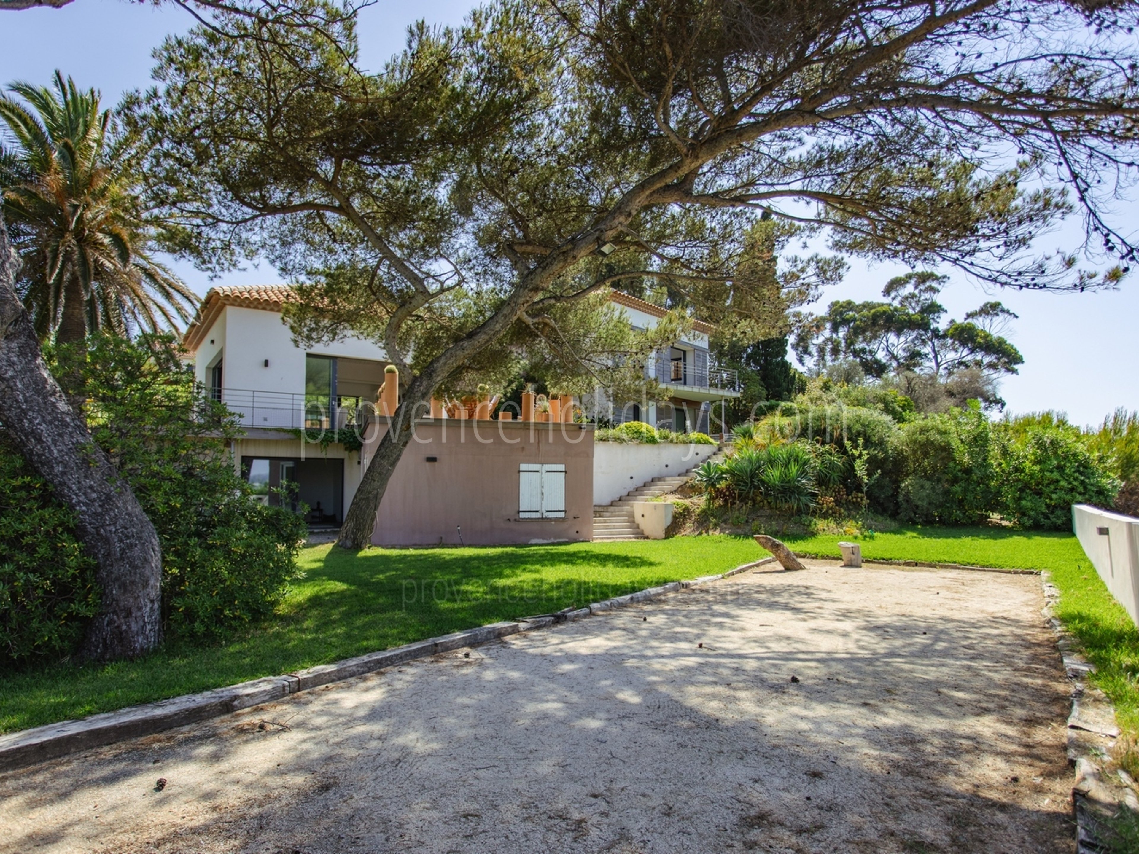 11 - Villa Giens: Villa: Exterior