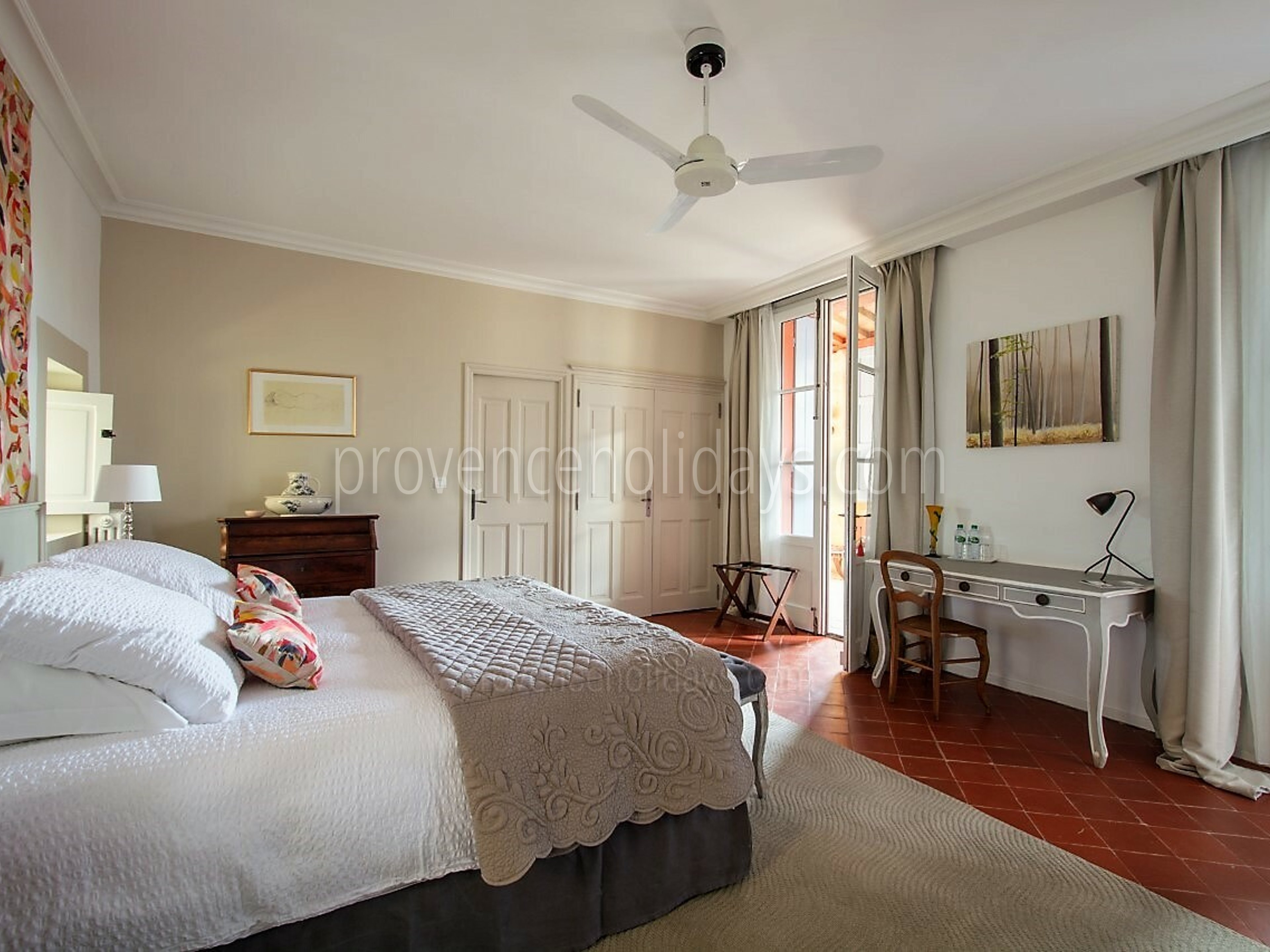 36 - Domaine d\'Uzès: Villa: Bedroom