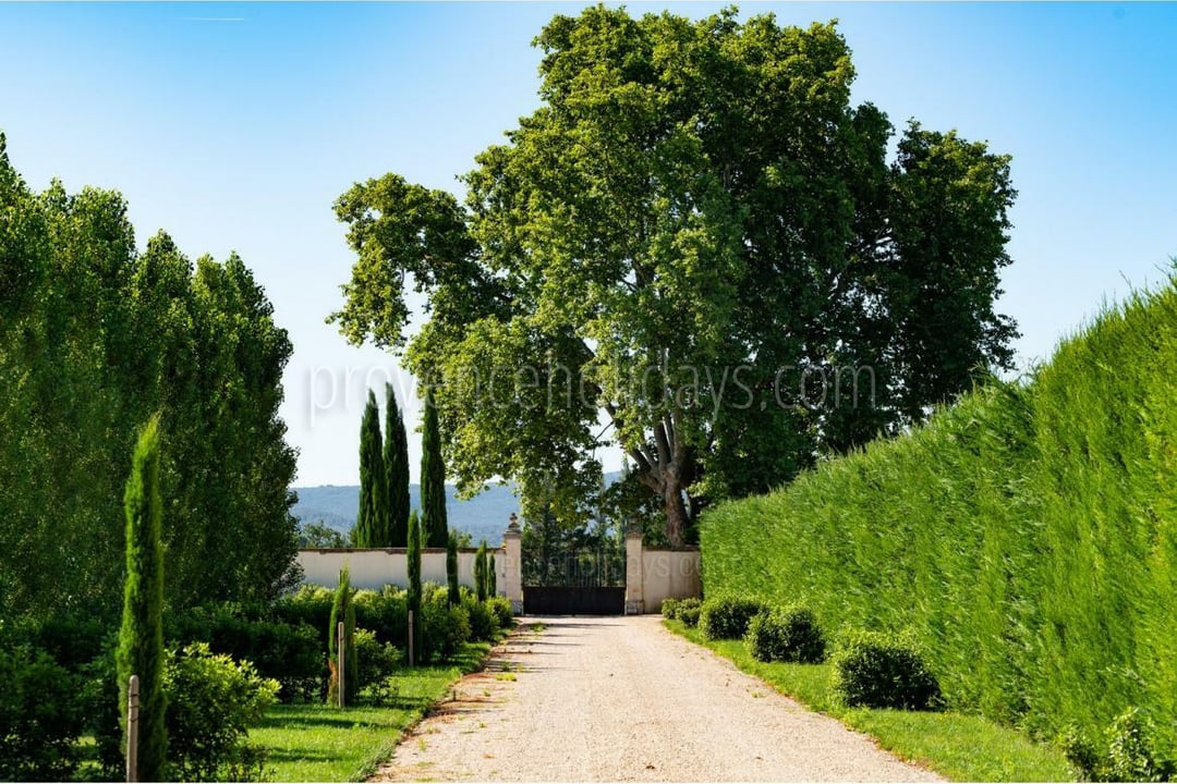 10 - Mas Mollégès: Villa: Exterior