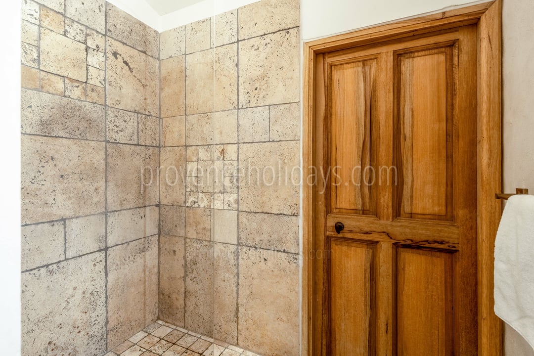 49 - Maison Paradou: Villa: Bathroom