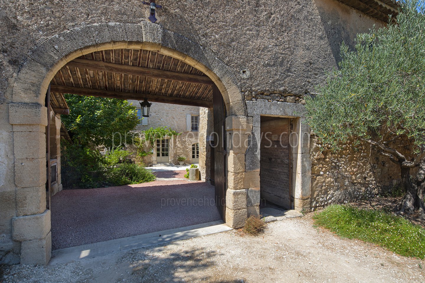 19 - Mas Robion: Villa: Exterior