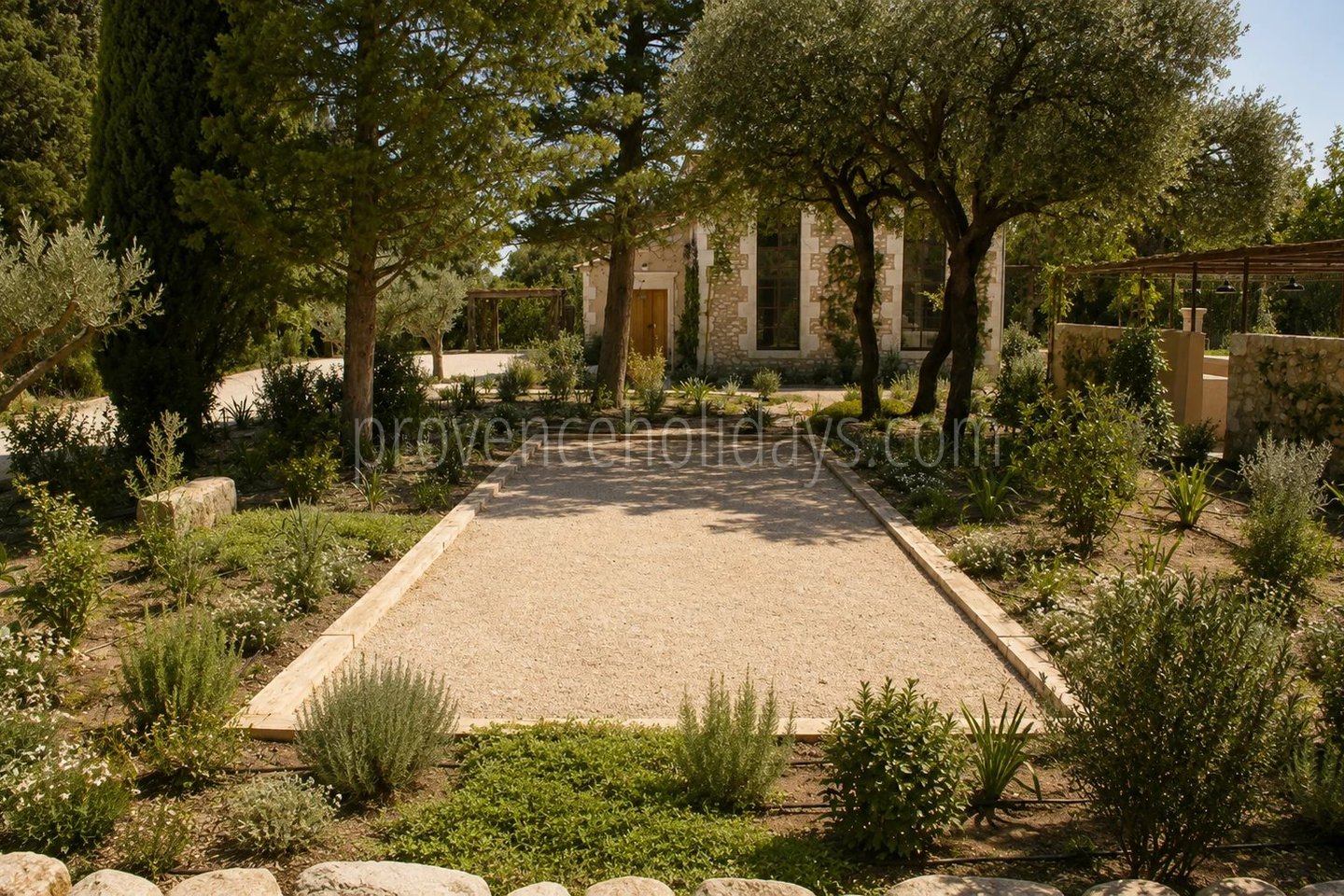 39 - Mas contemporain à Eygalières: Villa: Exterior