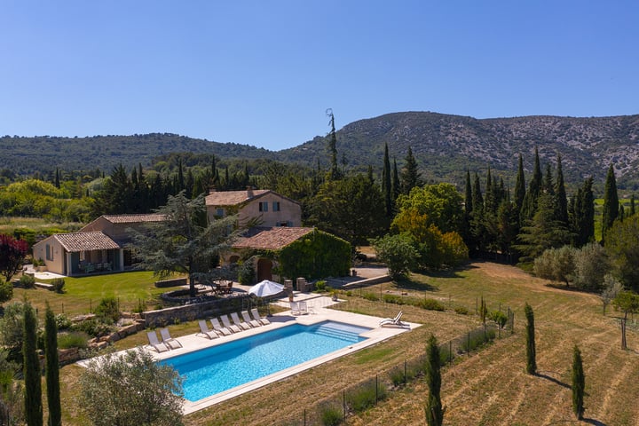 Large holiday rental in Malaucène near the Mont Ventoux