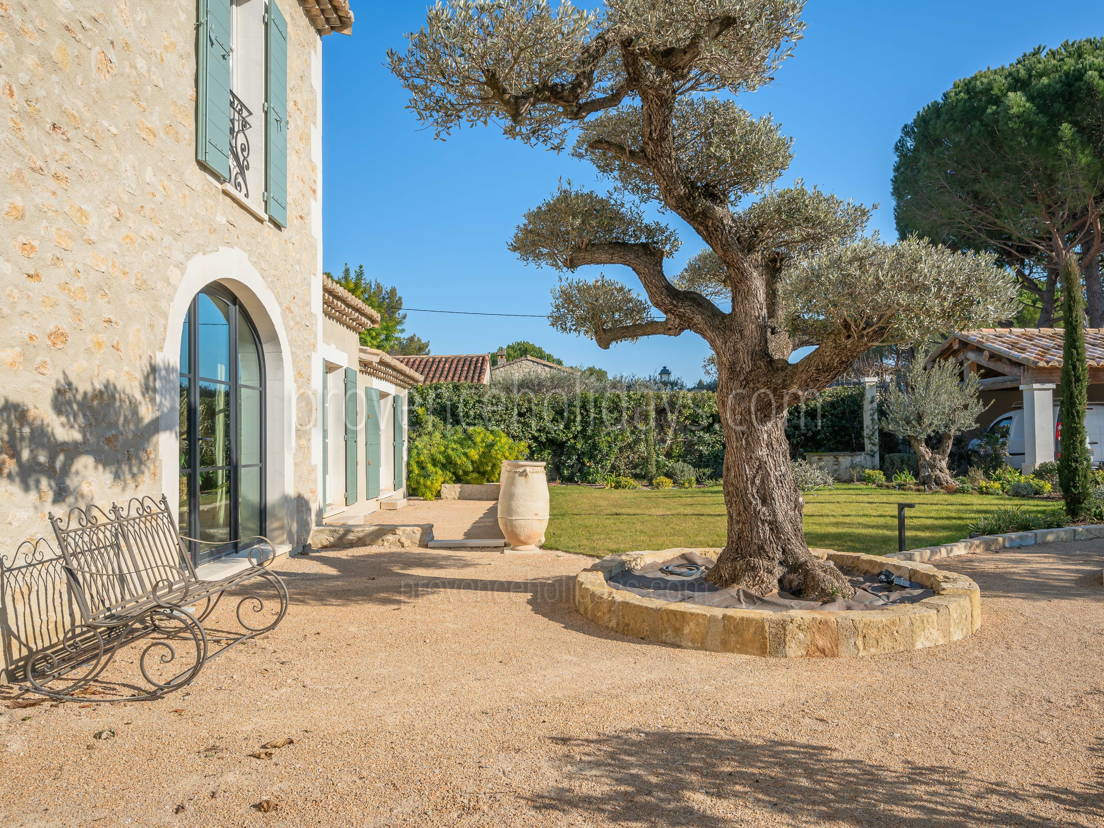 46 - Mas Lucie: Villa: Exterior