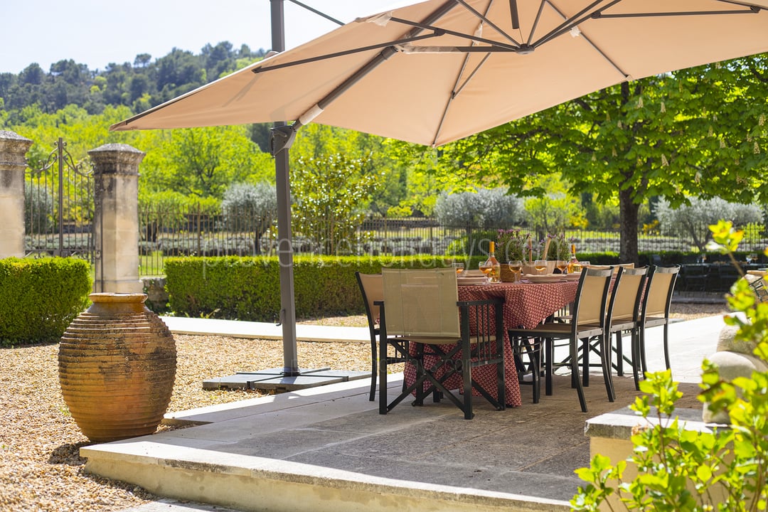 11 - Bastide Lacoste: Villa: Exterior