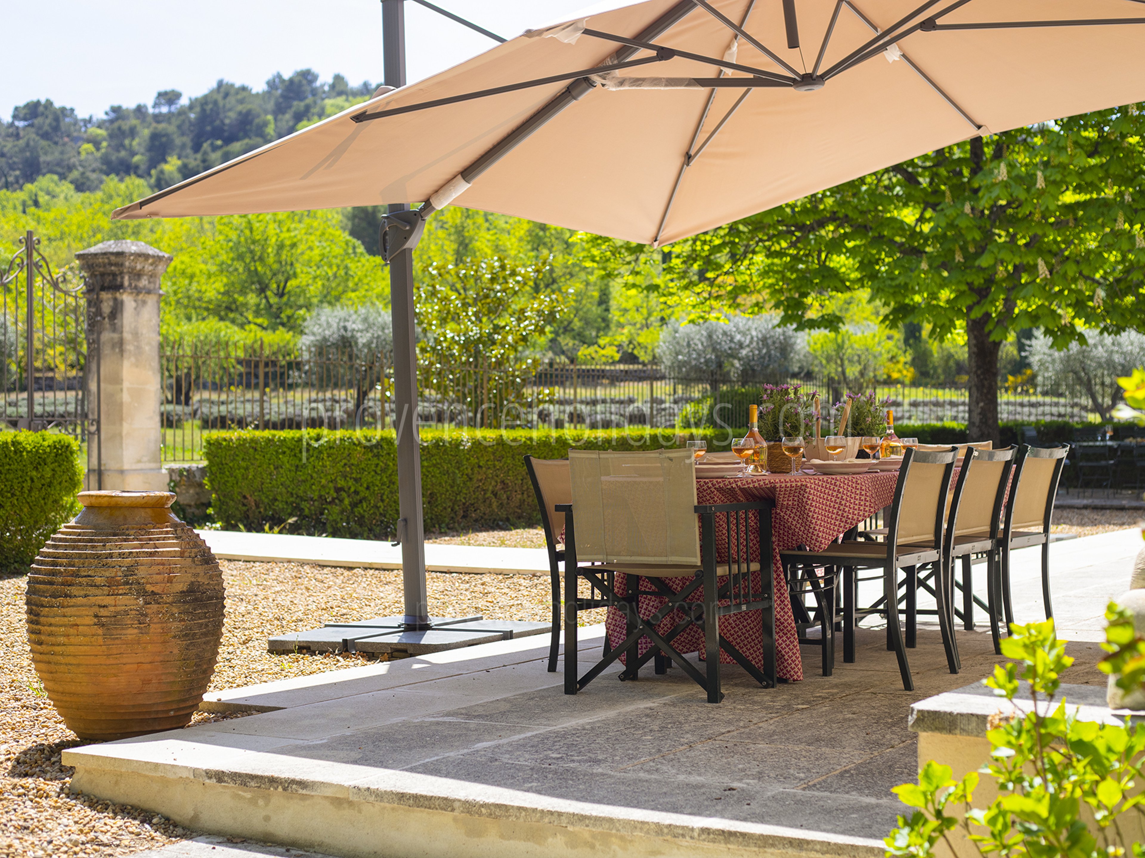 11 - Bastide Lacoste: Villa: Exterior