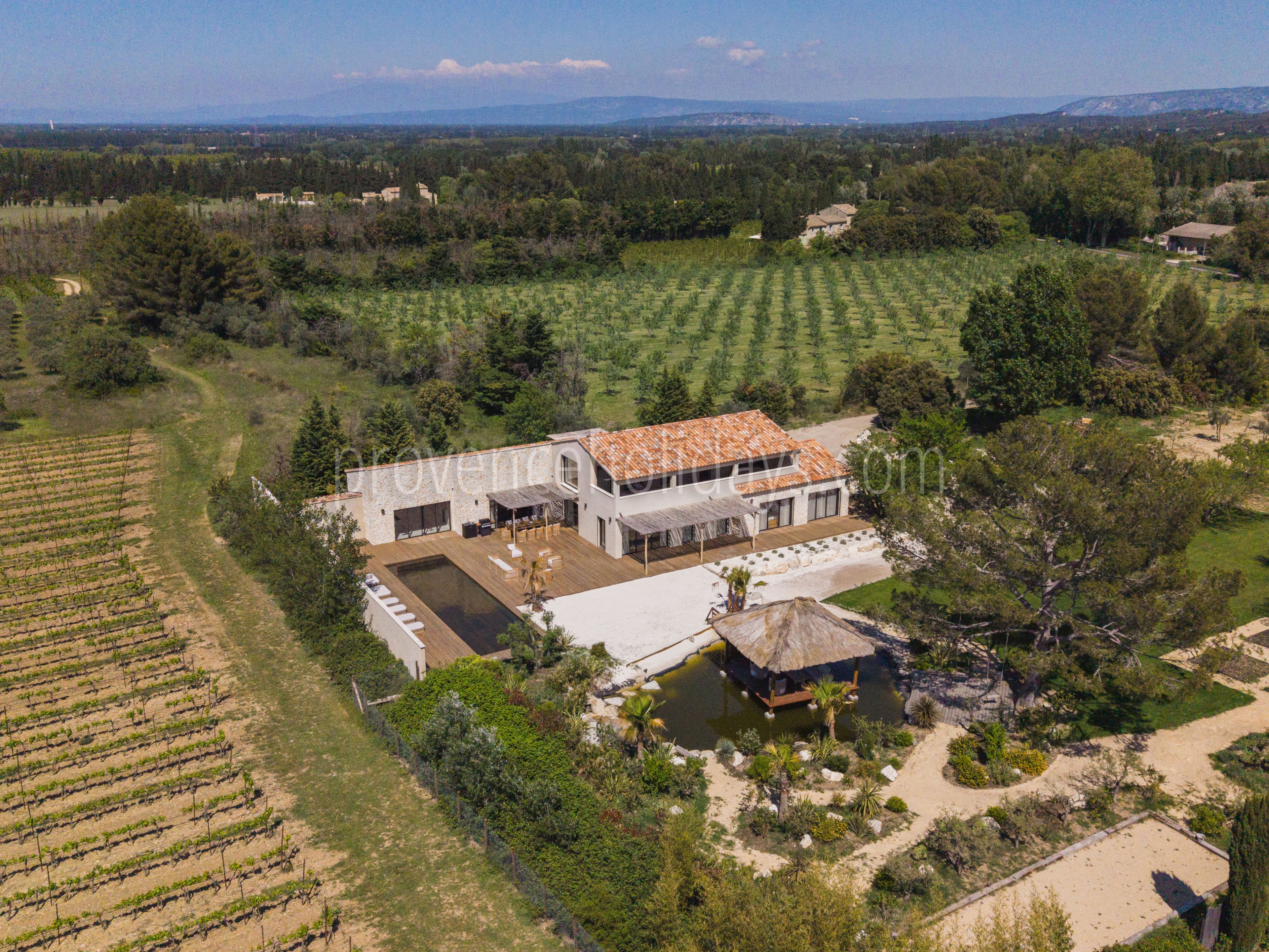 0 - Les Jardins des Alpilles: Villa: Exterior