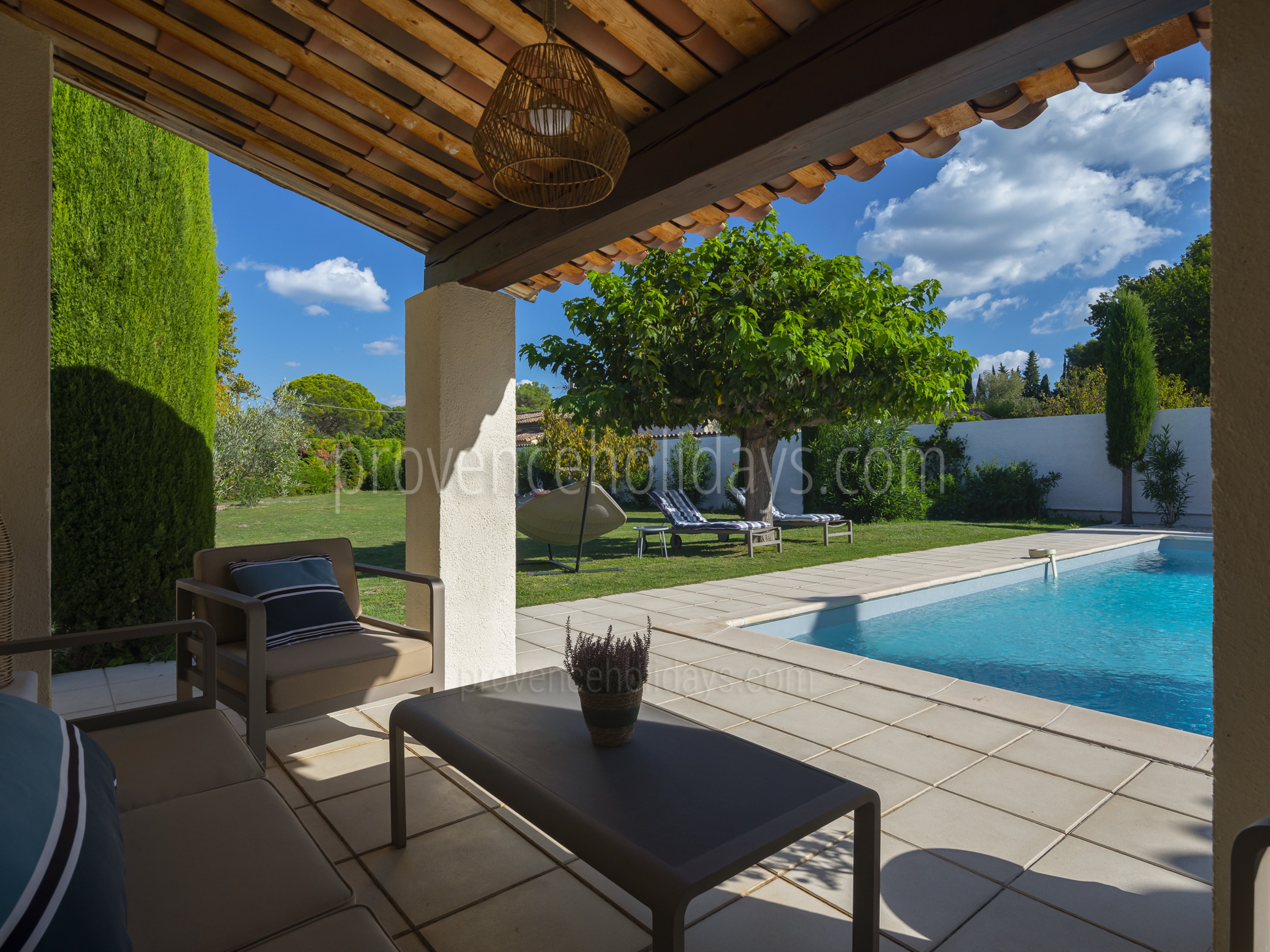 11 - Mas du Sud: Villa: Exterior