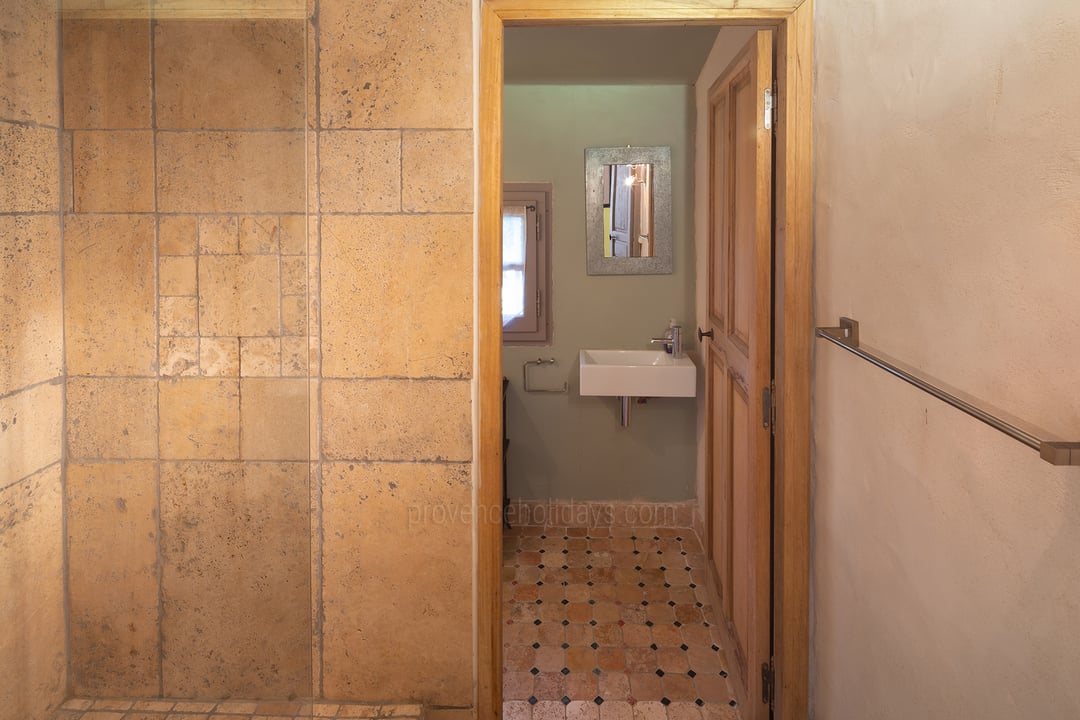 25 - Maison Paradou: Villa: Bathroom