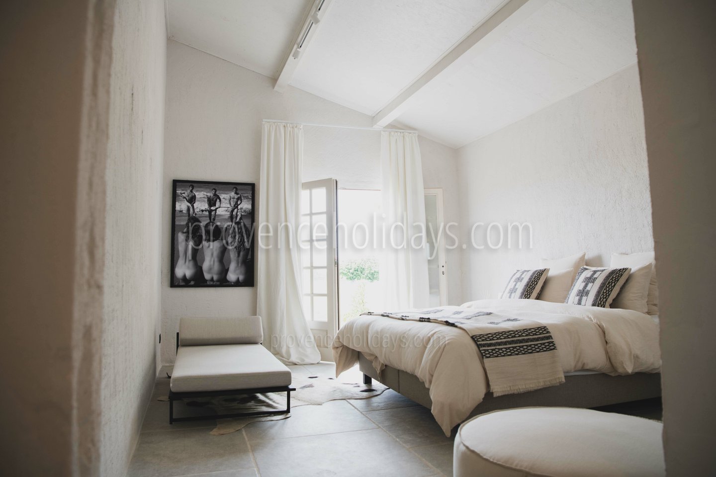 25 - Mas d\'Images: Villa: Bedroom