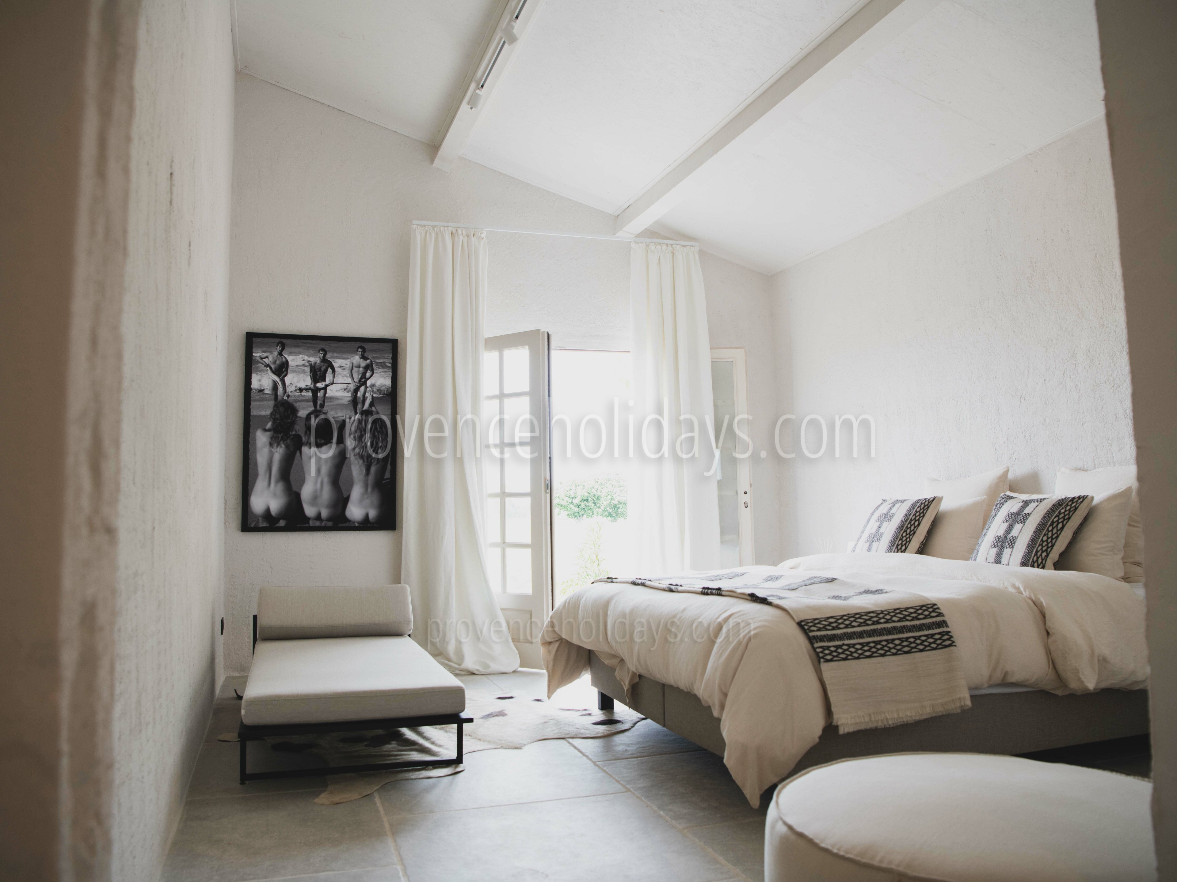 25 - Mas d\'Images: Villa: Bedroom