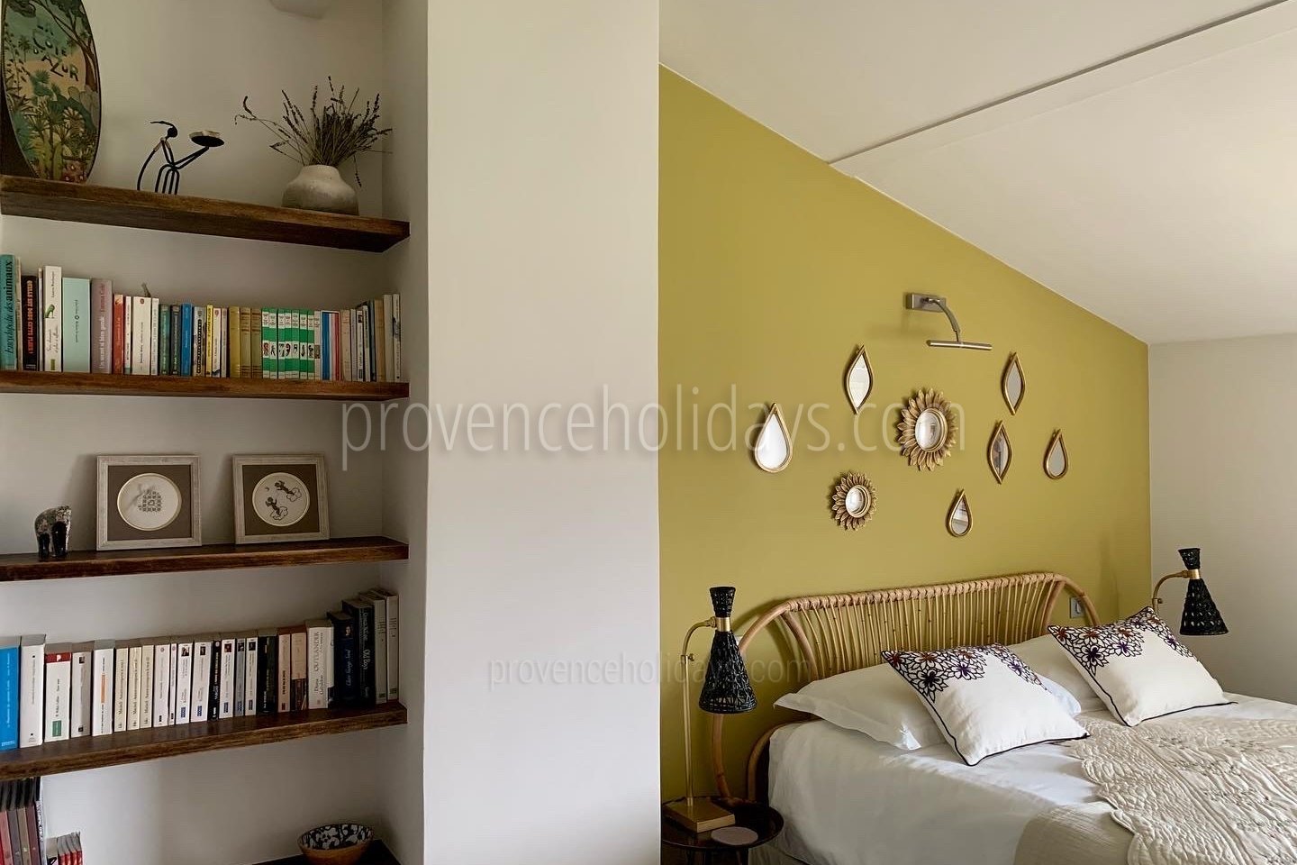 29 - Le Mas du Vallon: Villa: Bedroom