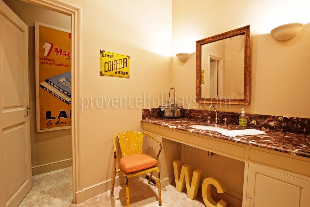37 - Mas Provence: Villa: Bathroom