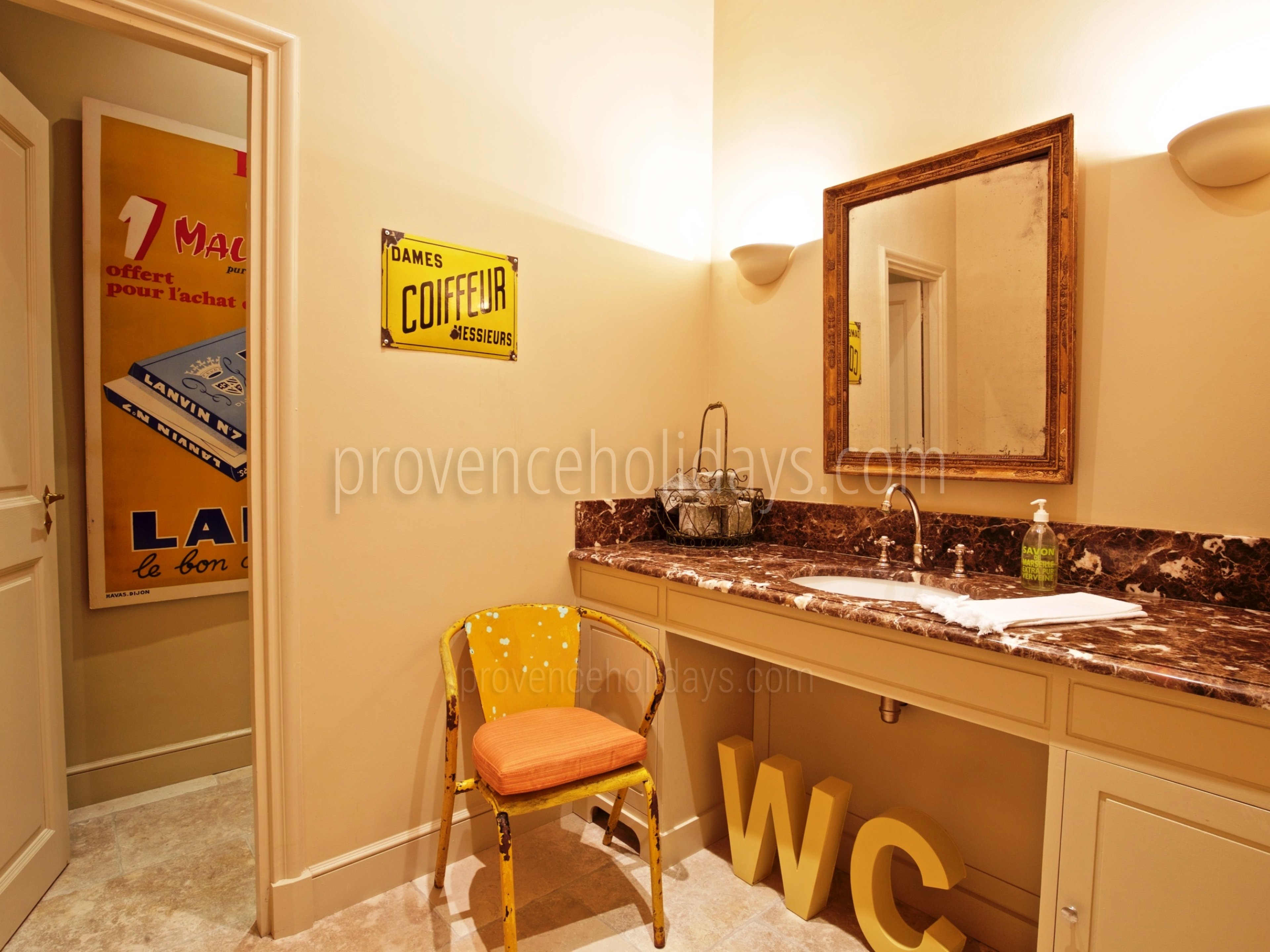 37 - Mas Provence: Villa: Bathroom